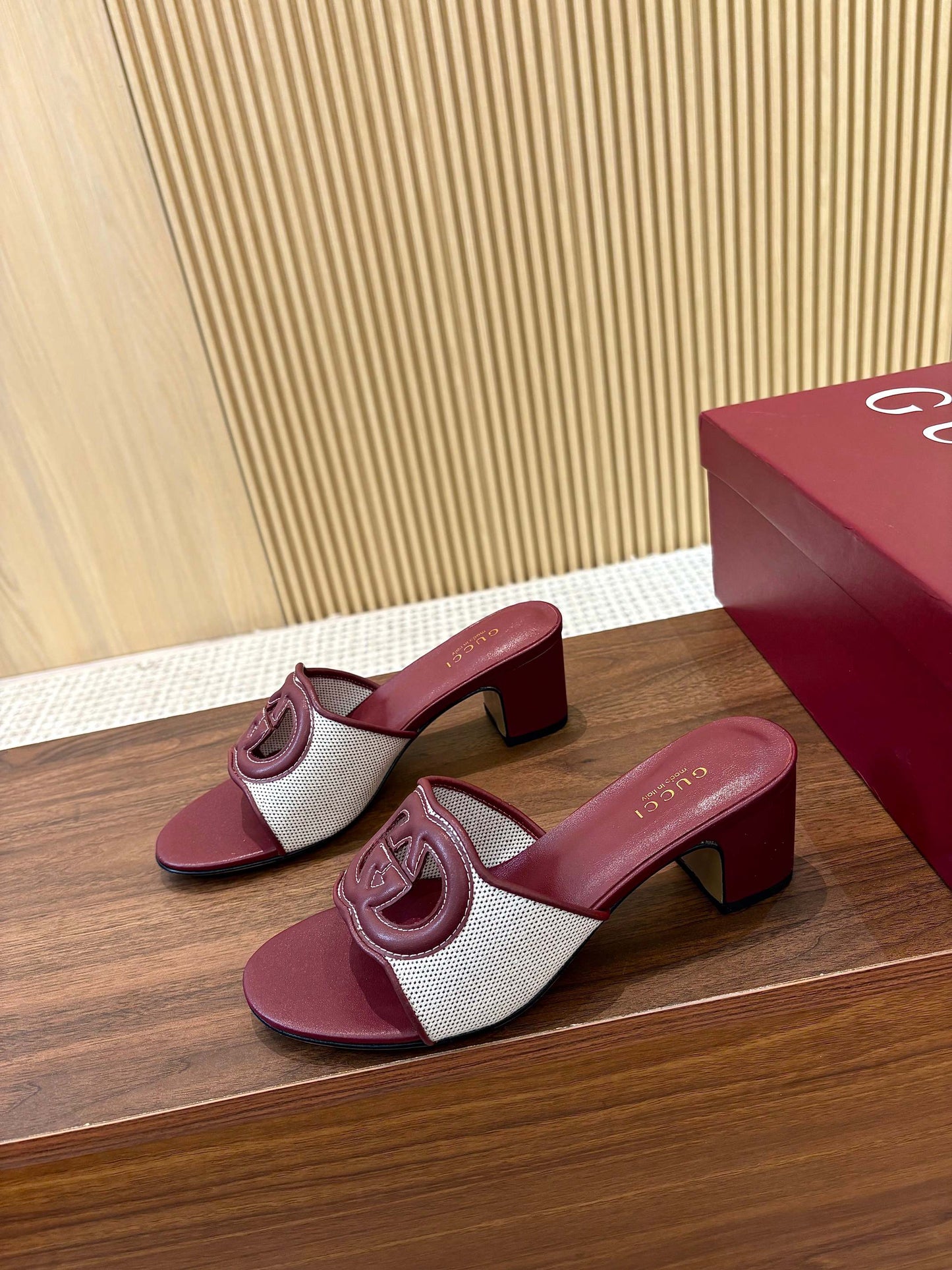 GG Interlocking G Cutout Sandals 5.5cm Burgundy Sheepskin Mesh 646495