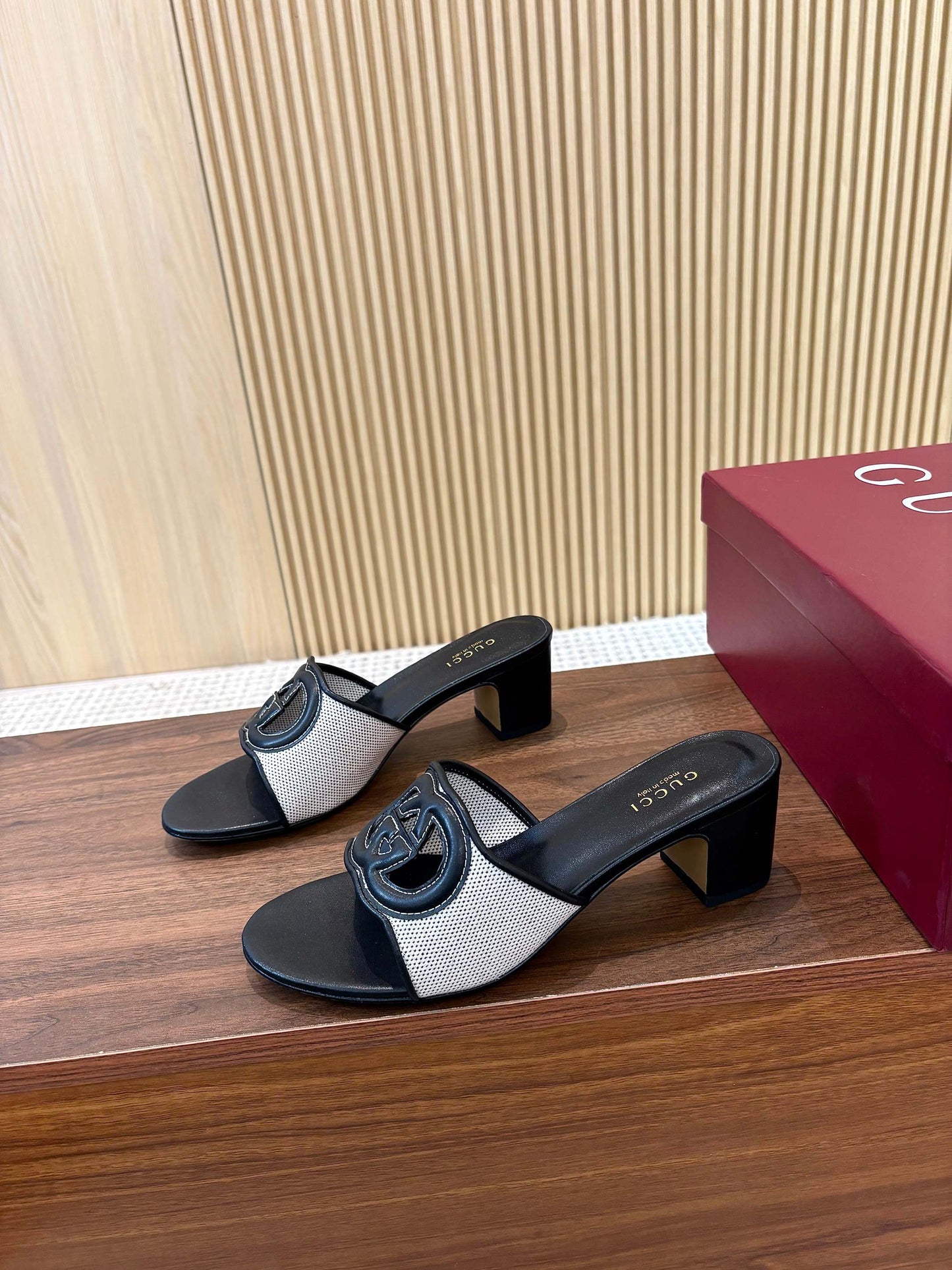 GG Interlocking G Cutout Sandals 5.5cm Black Sheepskin Mesh 646493