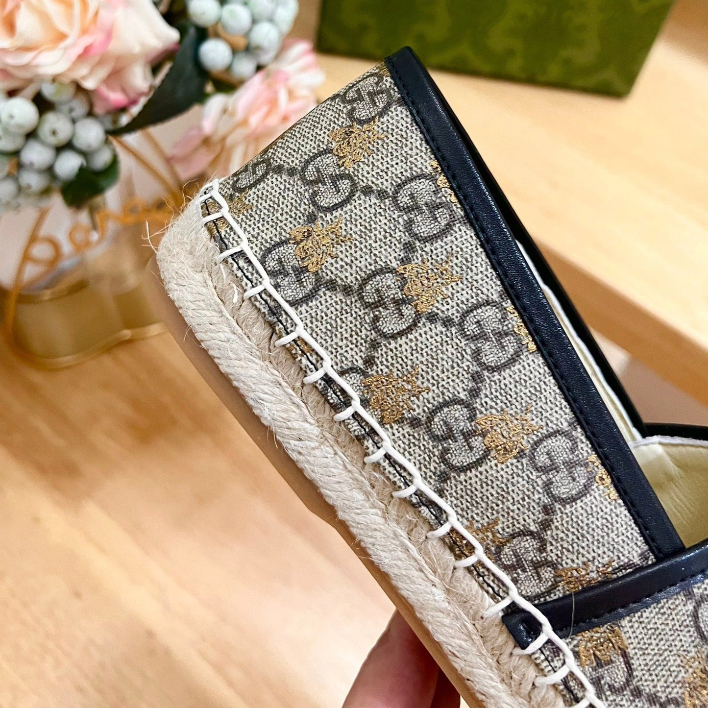GG  Supreme Flat Shoes Brown Caro