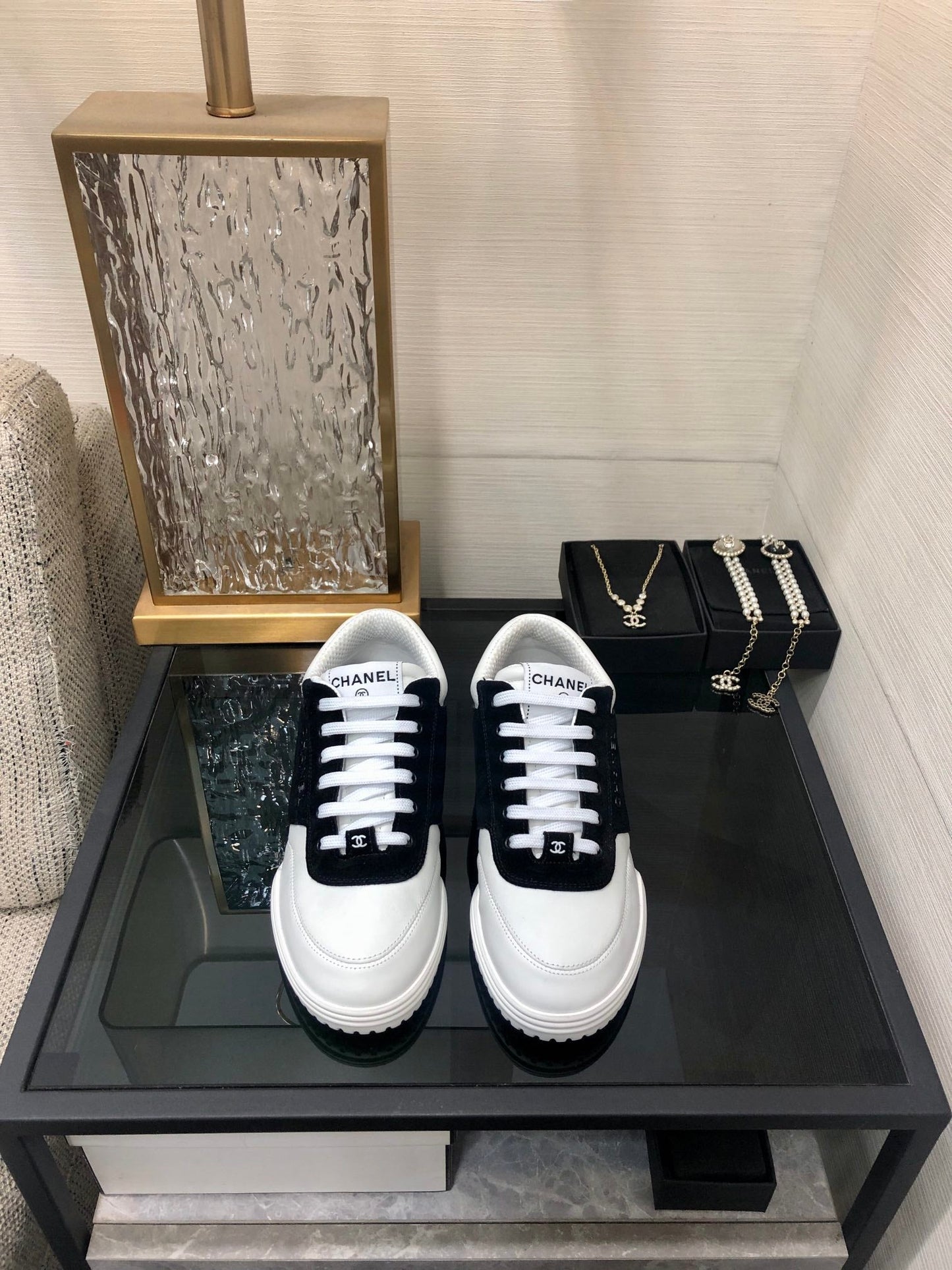 CC 24C Sneaker White Black Suede Sheepskin 688655