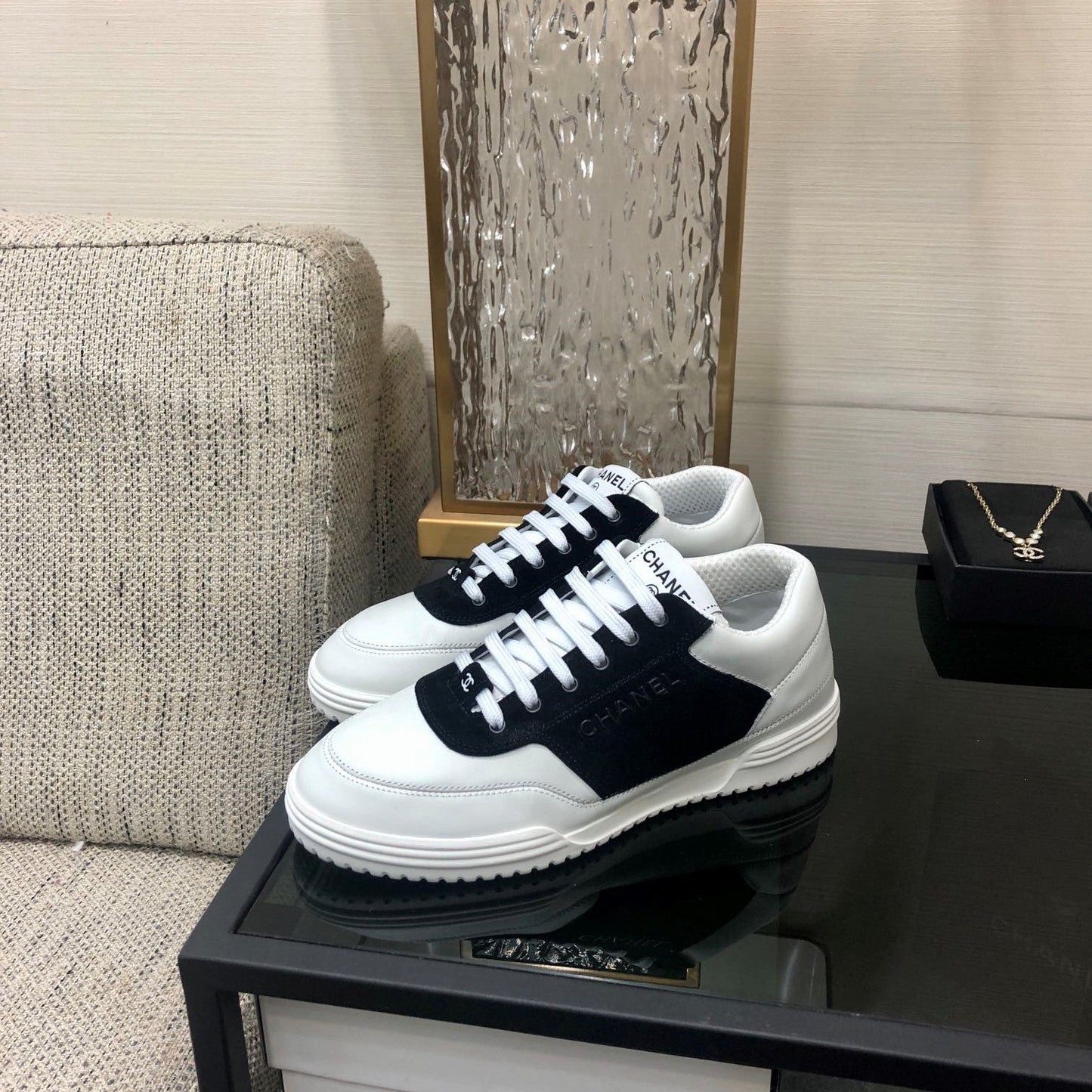 CC 24C Sneaker White Black Suede Sheepskin 688655