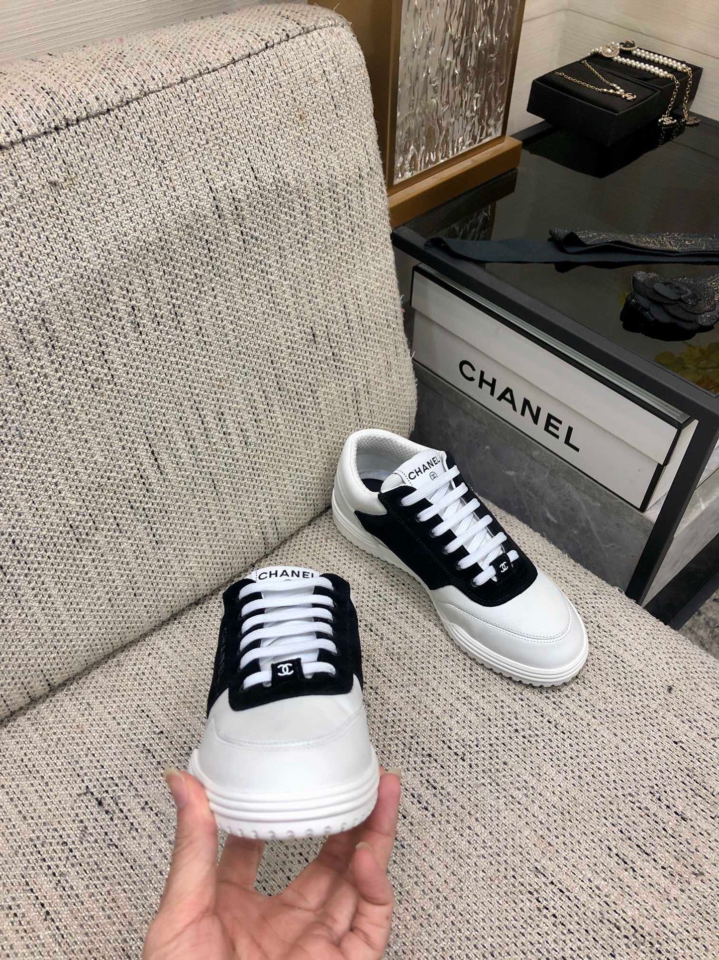 CC 24C Sneaker White Black Suede Sheepskin 688655