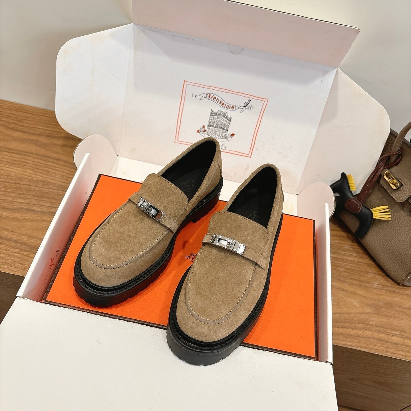 HM 26ss Loafers Beige Suede  Sliver Buckle 638431