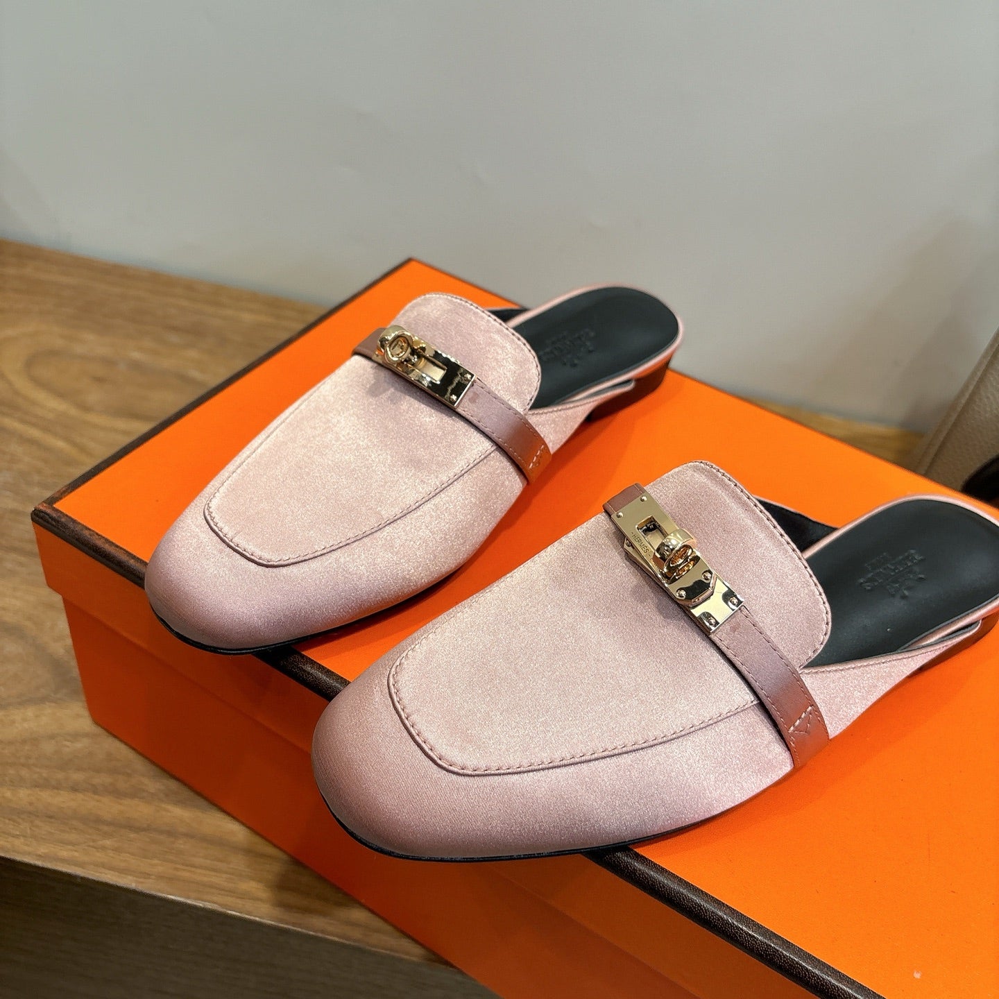 HM 26ss Mule Light Pink Smooth Calfskin Leather 638475