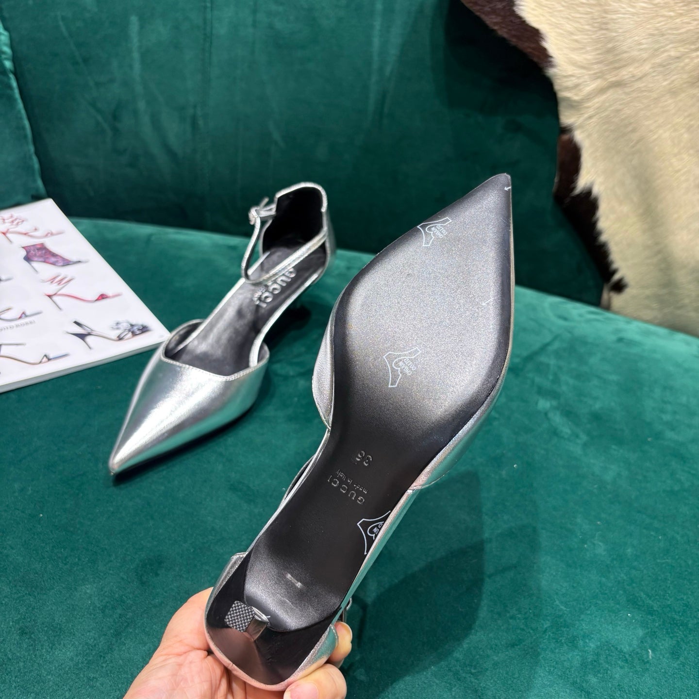 GG Bombshell Pump Sliver Laminated Leather 741248