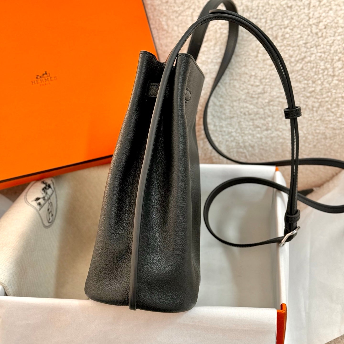 HM So Kelly Shoulder Bag 22cm Black Cowhide 284544