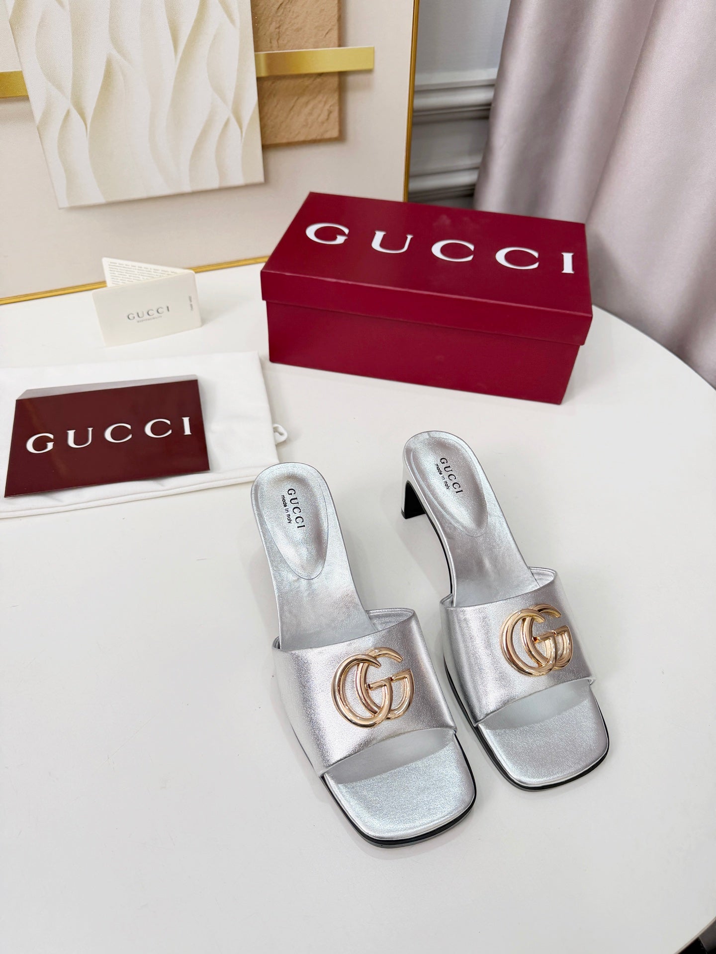 GG 2026 Early Spring Sandals Sliver Sheepskin 688527