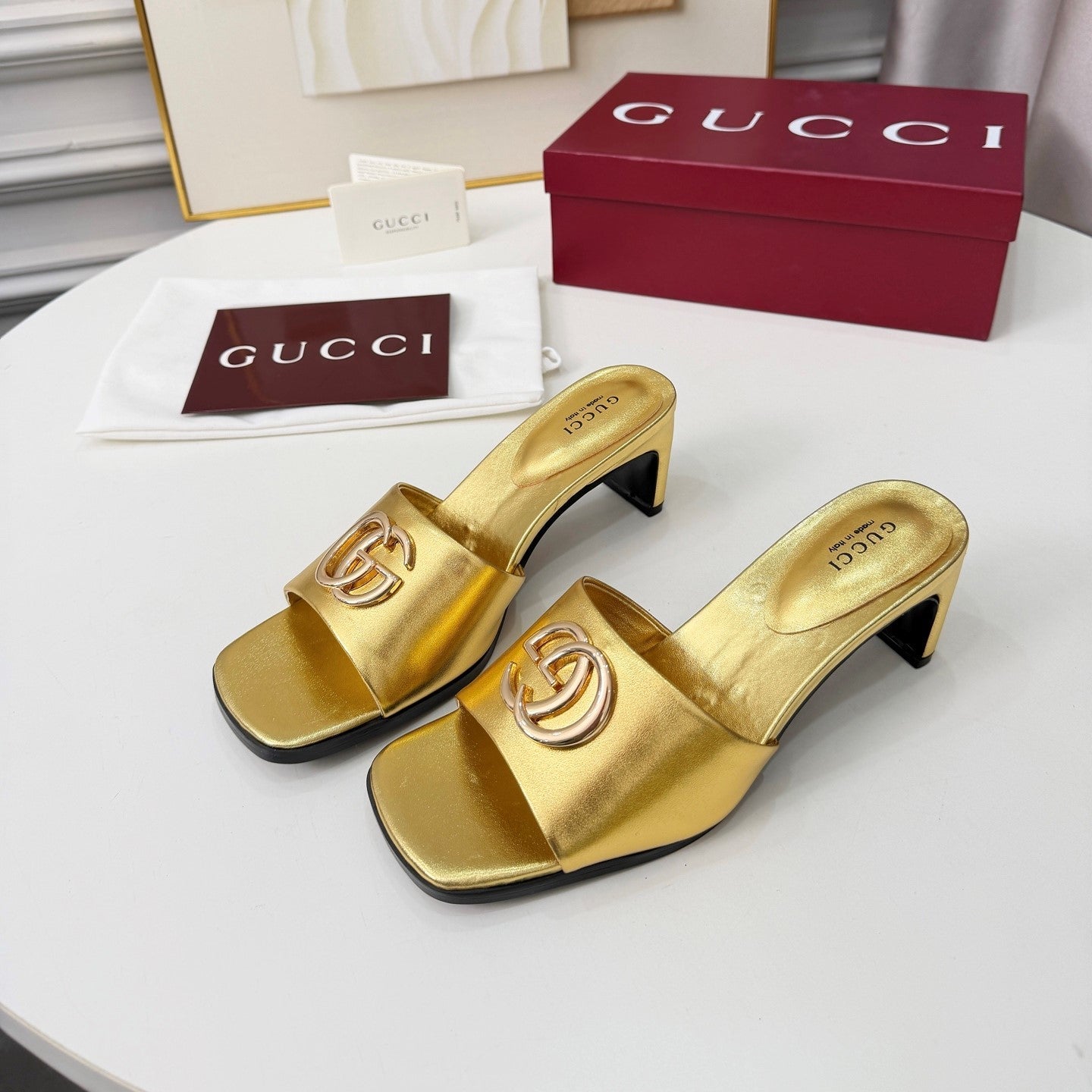 GG 2026 Early Spring Sandals Gold Sheepskin 688529