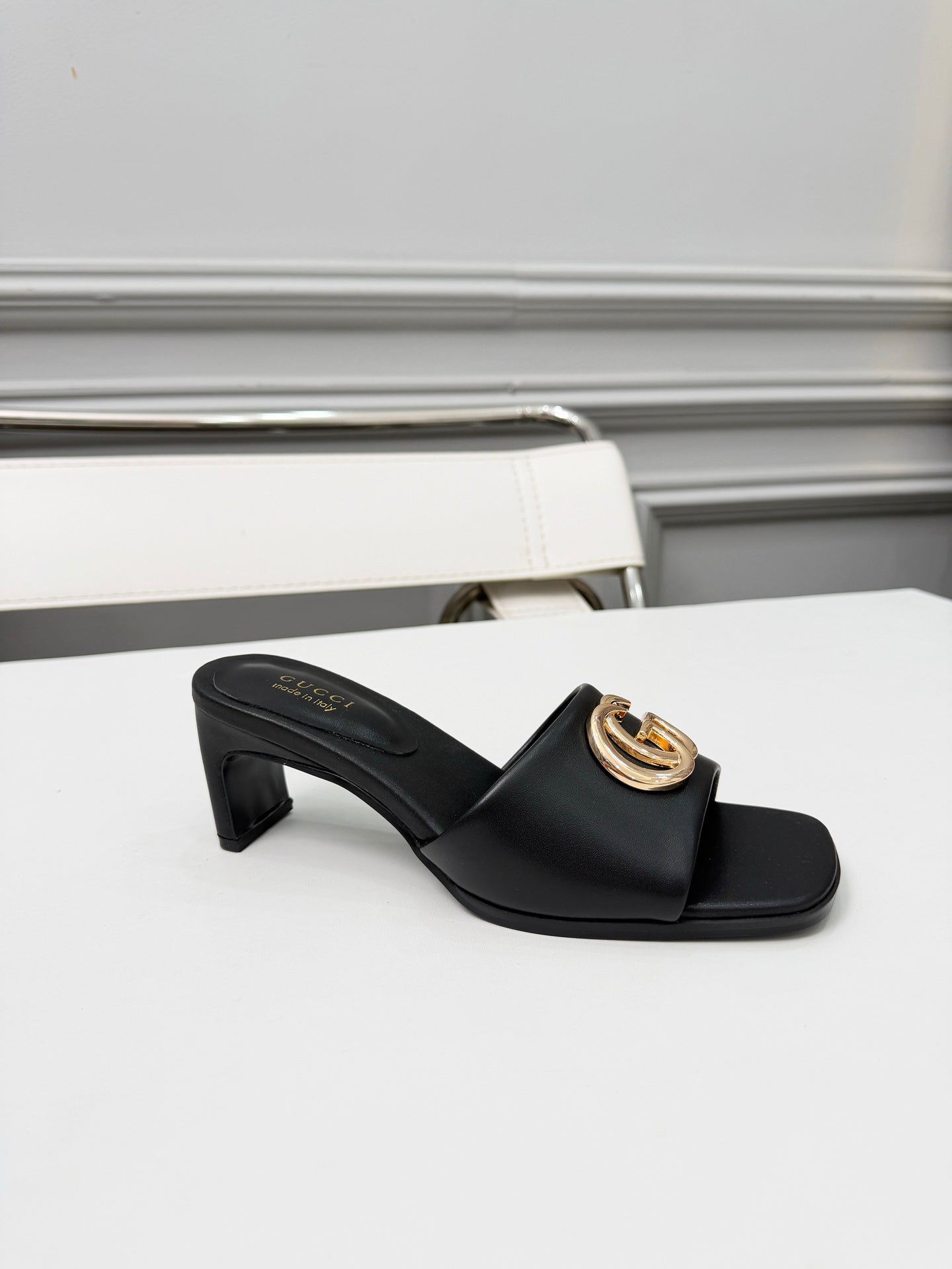 GG 2026 Early Spring Sandals Black Sheepskin 688534