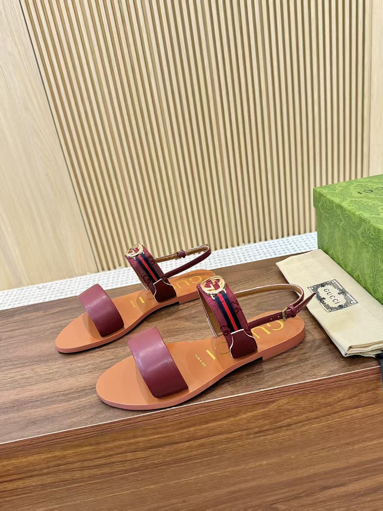 GG Interlocking Sandal Burgundy Brown Canvas & Leather 864289