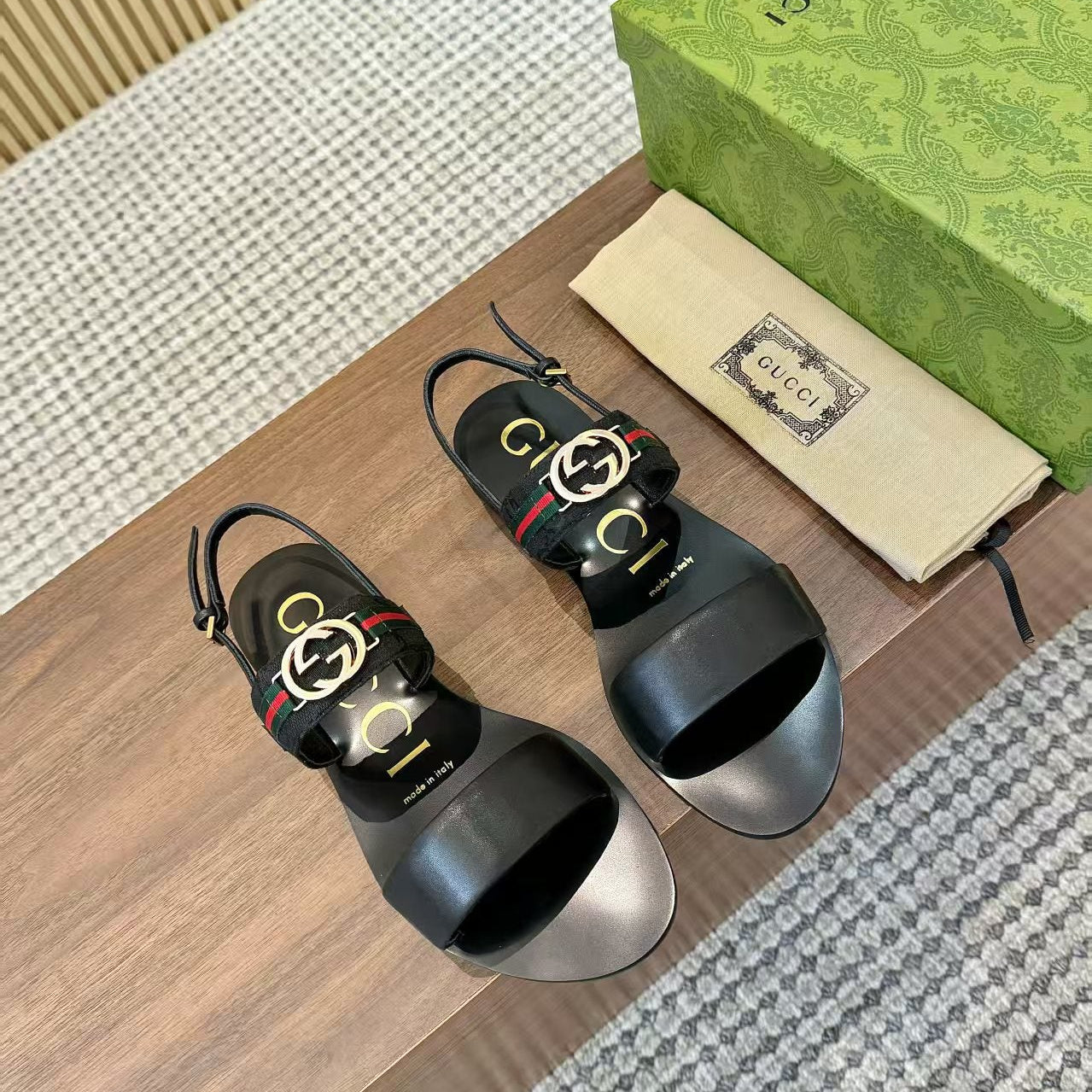 GG Interlocking Sandal Black Canvas & Leather 864287