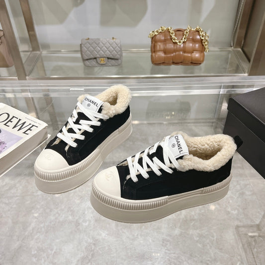 CC Sneaker Black Suede With Wool Lining 944560