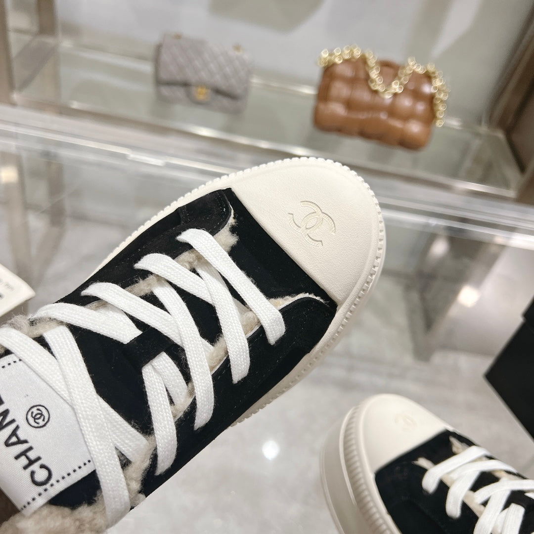 CC Sneaker Black Suede With Wool Lining 944560