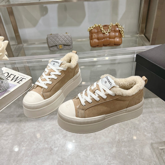 CC Sneaker Beige Suede With Wool Lining 944559