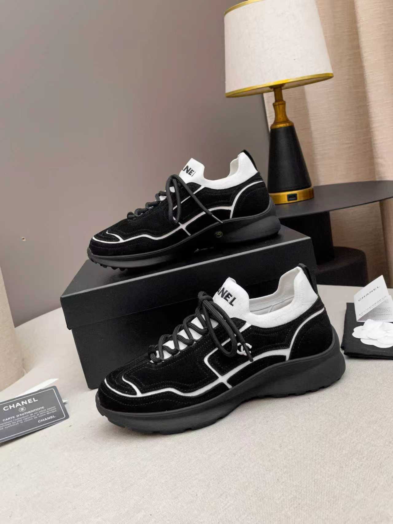 CC Métiers d’art 2026 Sneakers Black White Calfskin Fibers 846391