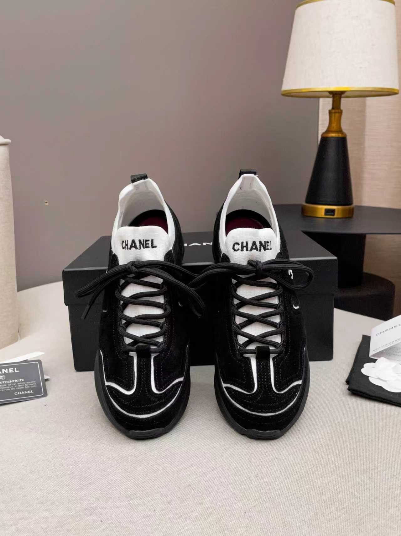 CC Métiers d’art 2026 Sneakers Black White Calfskin Fibers 846391