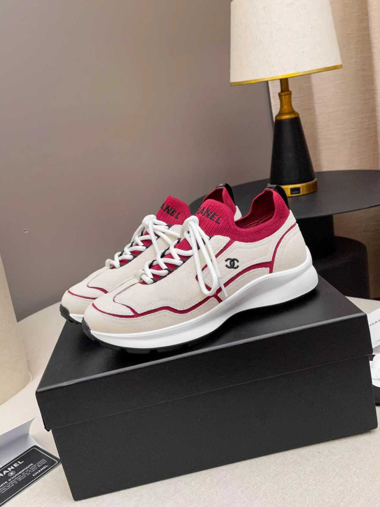 CC Métiers d’art 2026 Sneakers Red White Calfskin Fibers 846392