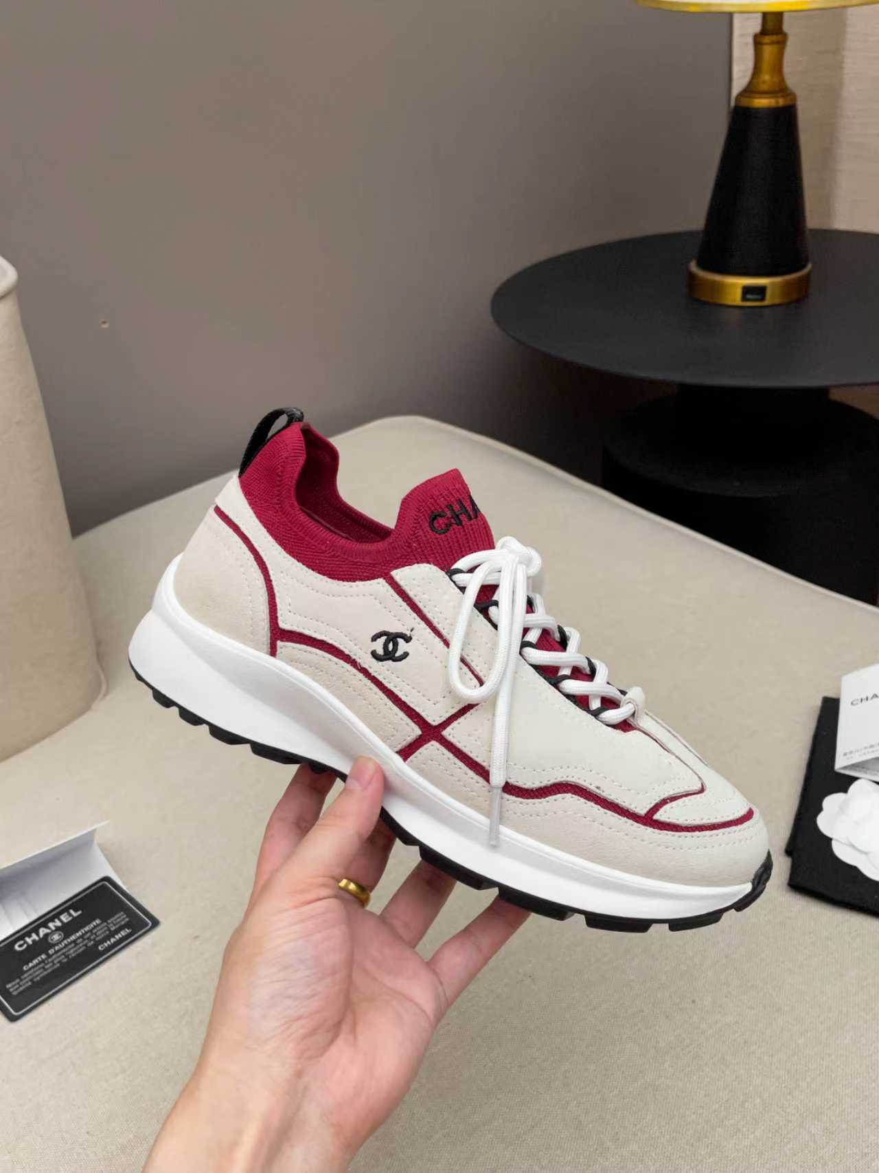 CC Métiers d’art 2026 Sneakers Red White Calfskin Fibers 846392