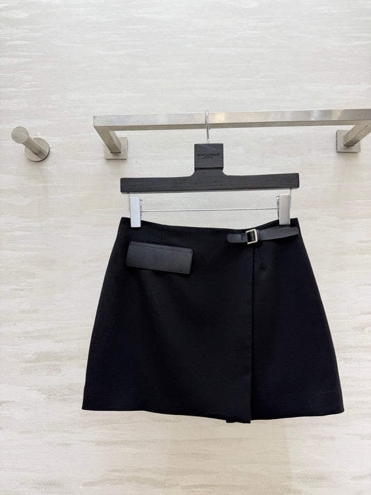 HM 26s Short Skirt Black Cashmere Leather 363599