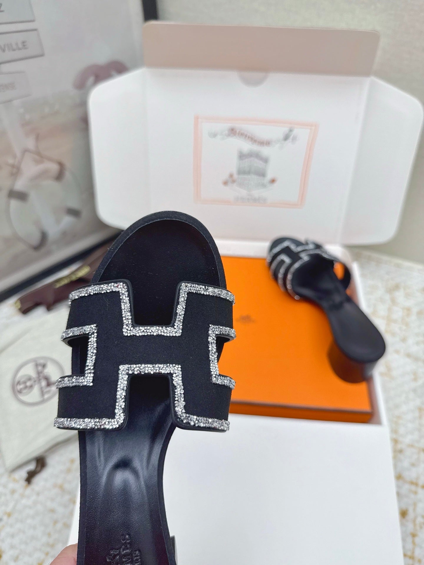 HM 26ss Oran Sandals 50 Black Sheepskin Rhinestone 625236