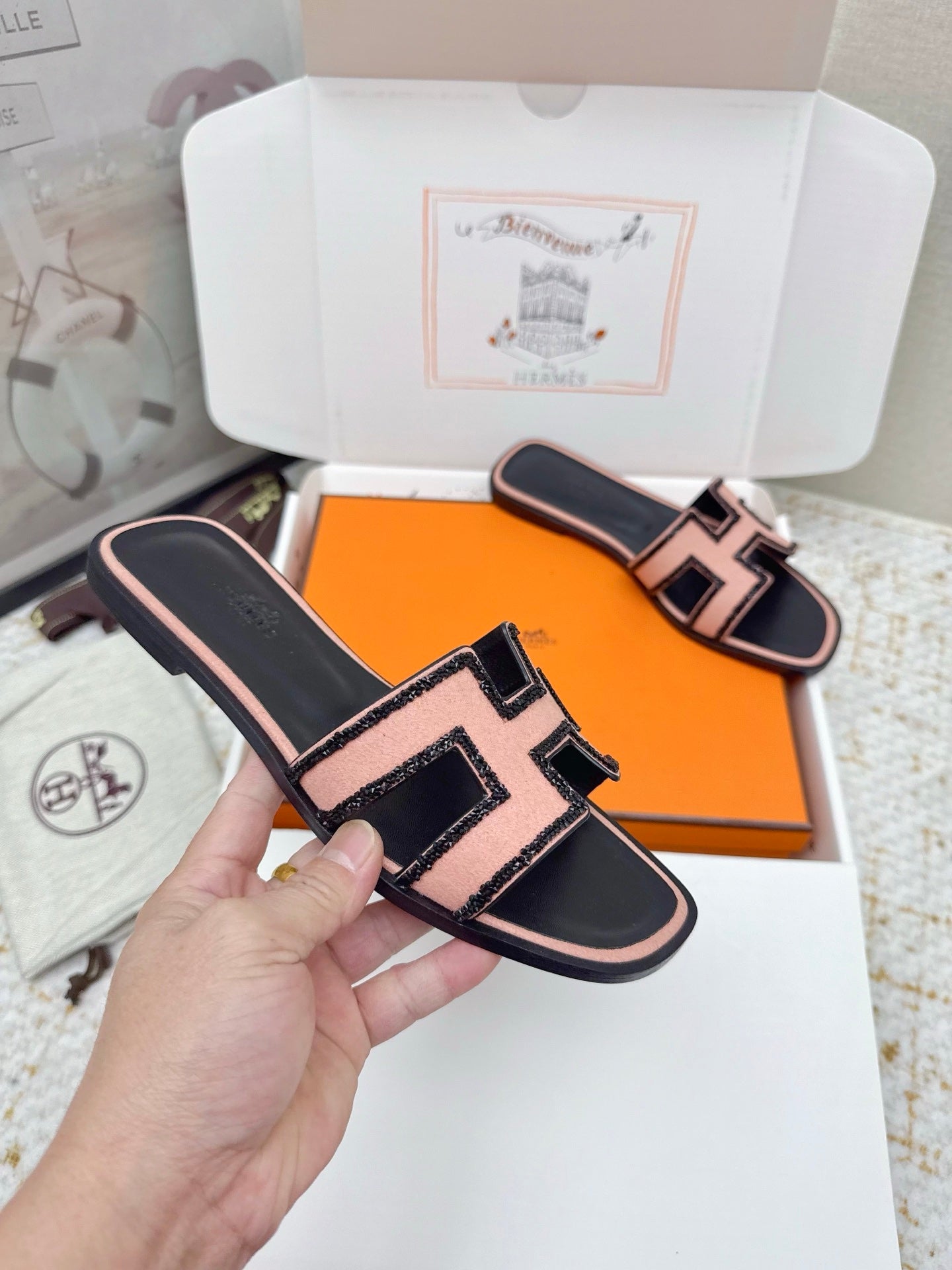 HM 26ss Oran Sandals Black Pink Sheepskin Rhinestone 625232