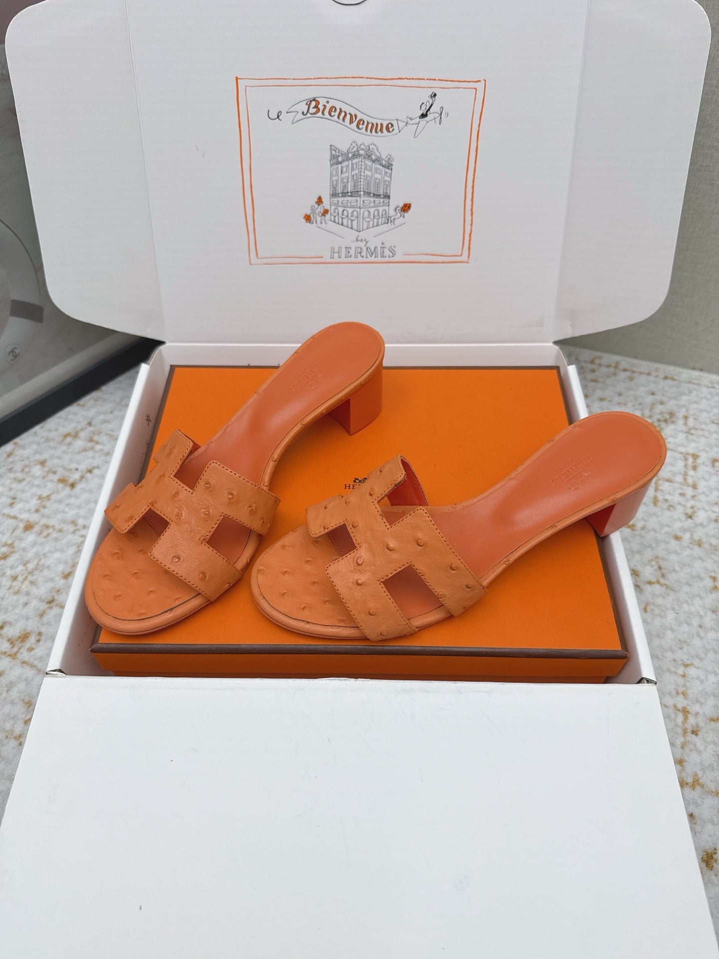 HM 26ss Oran Sandals 50 Orange Ostrich Leather 625125