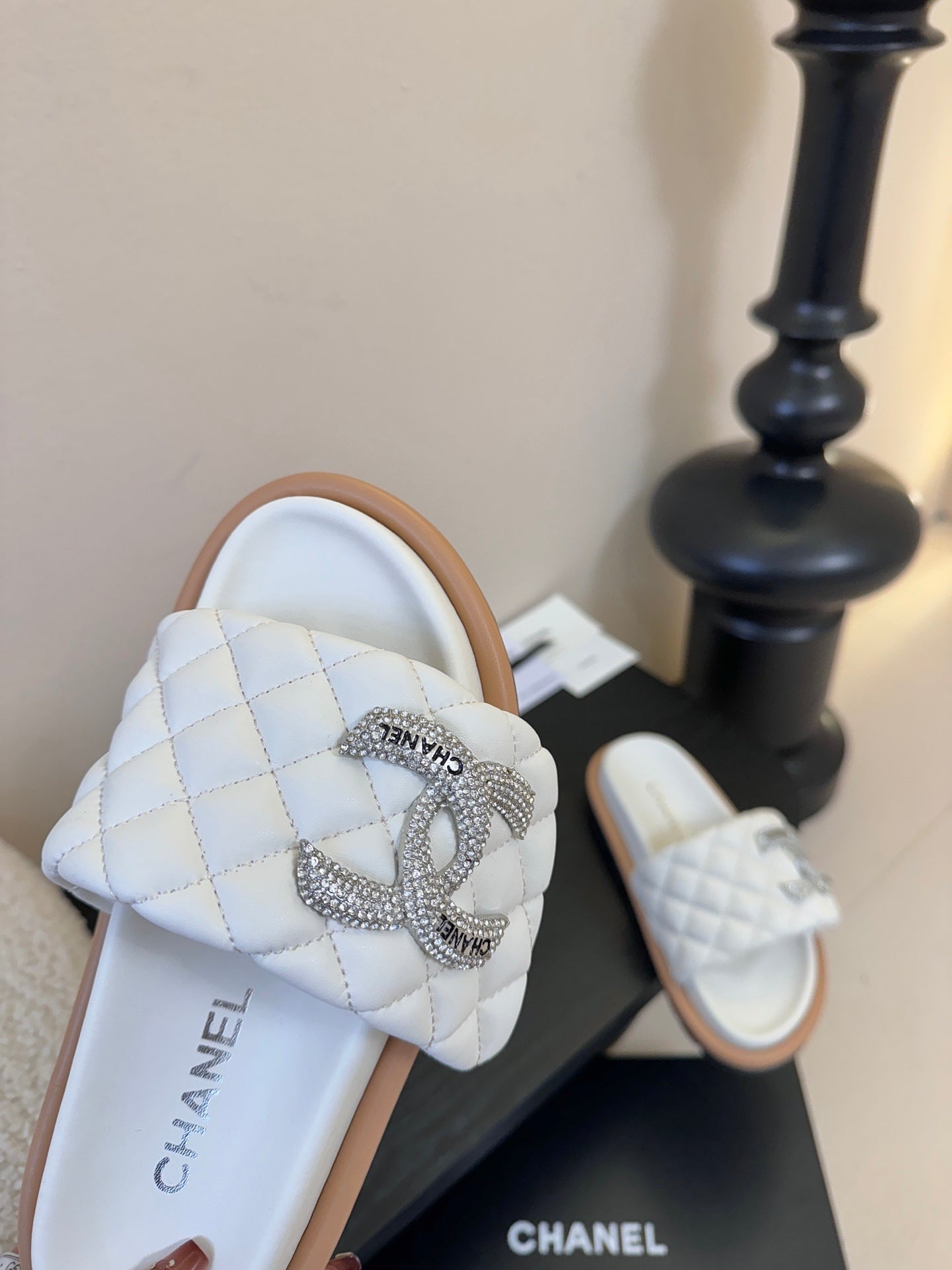 CC 26s Slippers White Beige Sheepskin 627179