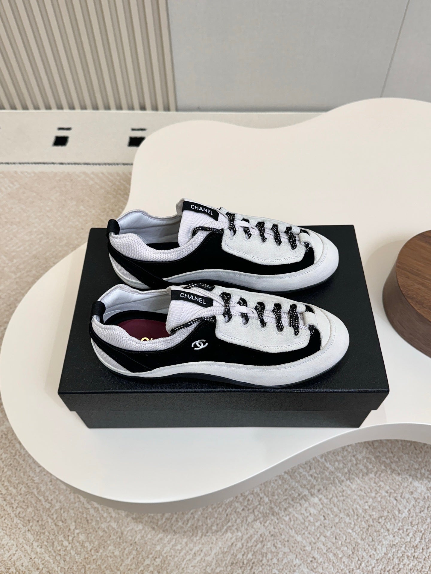 CC Métiers d’art 2026 Sneakers Black White Suede 859562