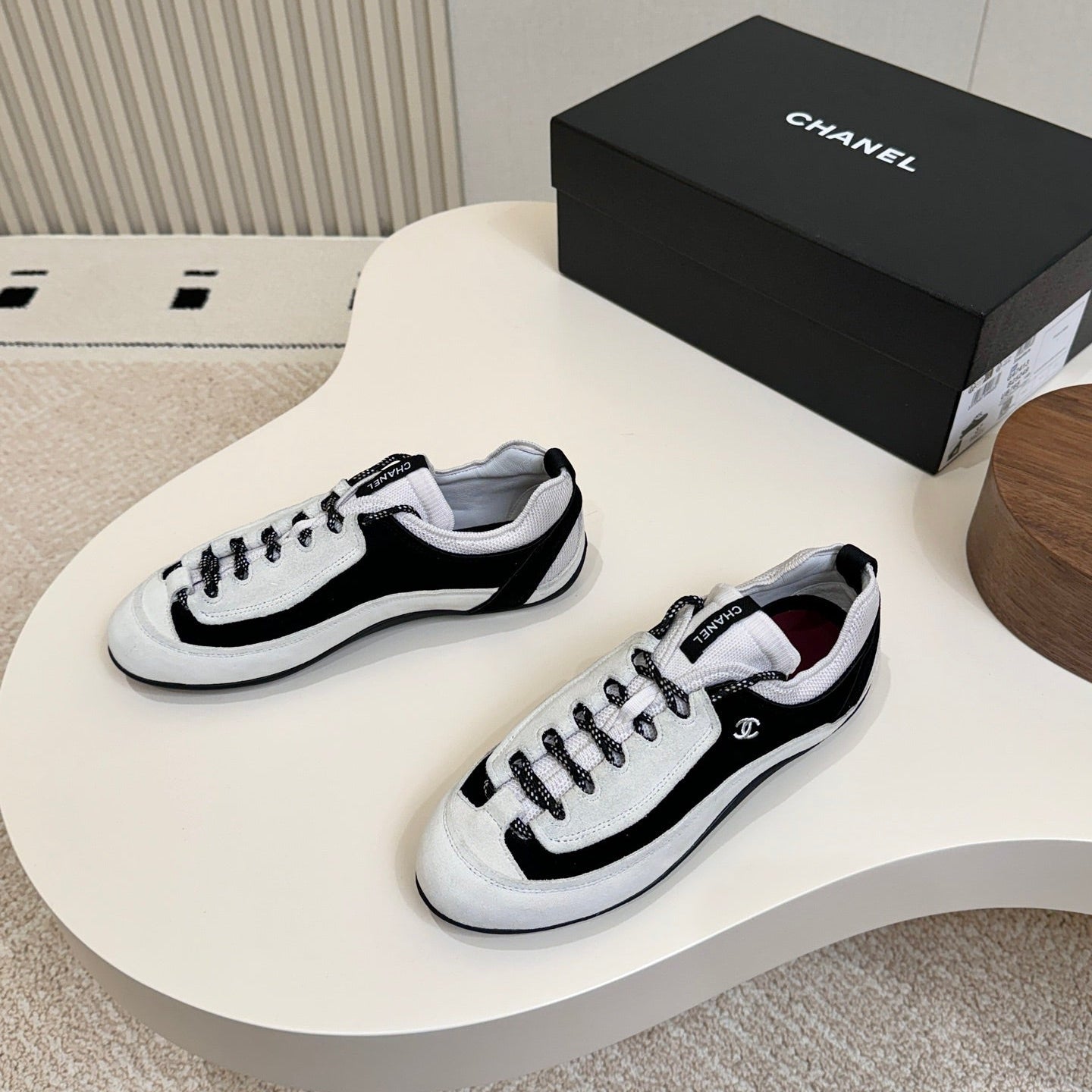 CC Métiers d’art 2026 Sneakers Black White Suede 859562