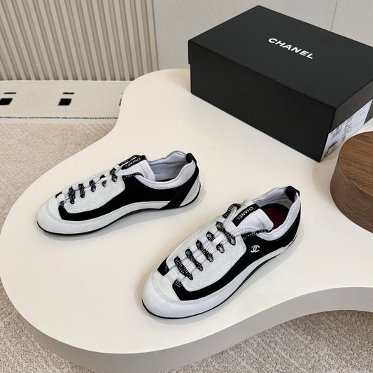 CC Métiers d’art 2026 Sneakers Black White Suede 859562