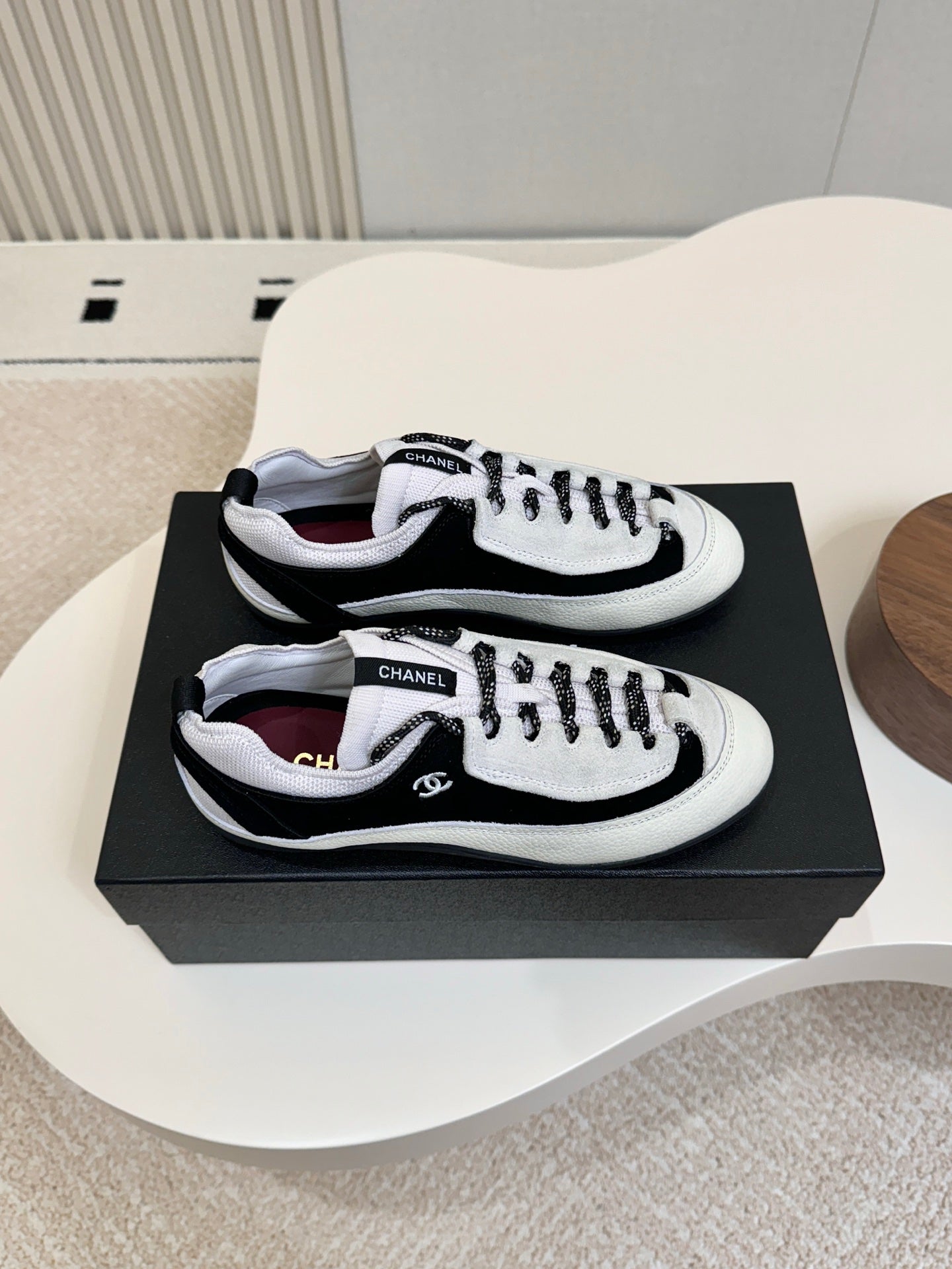 CC Métiers d’art 2026 Sneakers Black White Grain Leather 859564