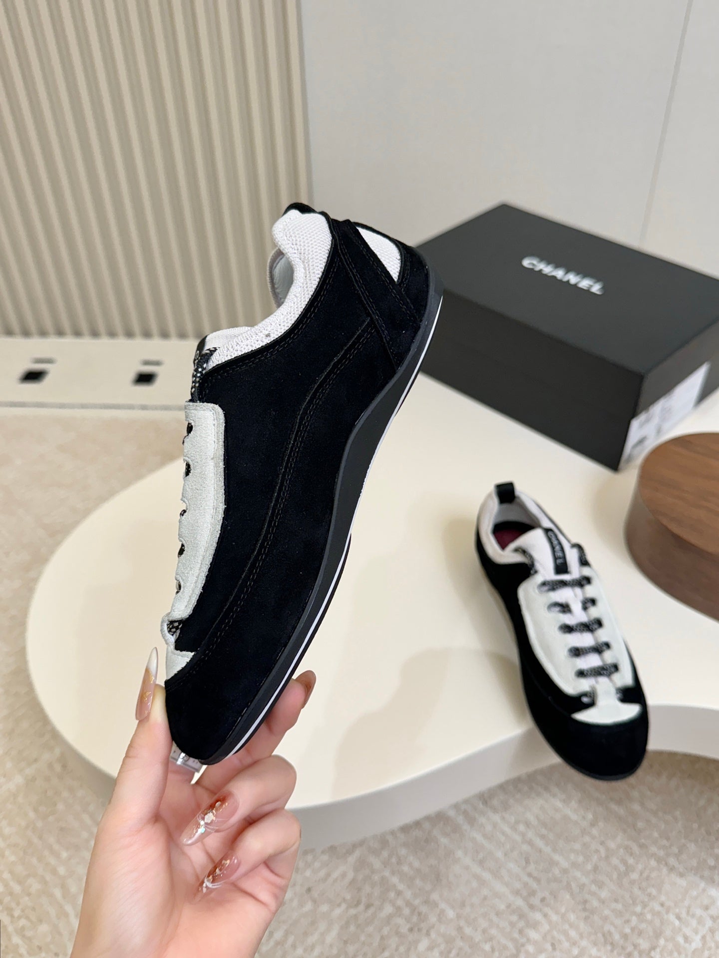 CC Métiers d’art 2026 Sneakers Black White Suede 859563