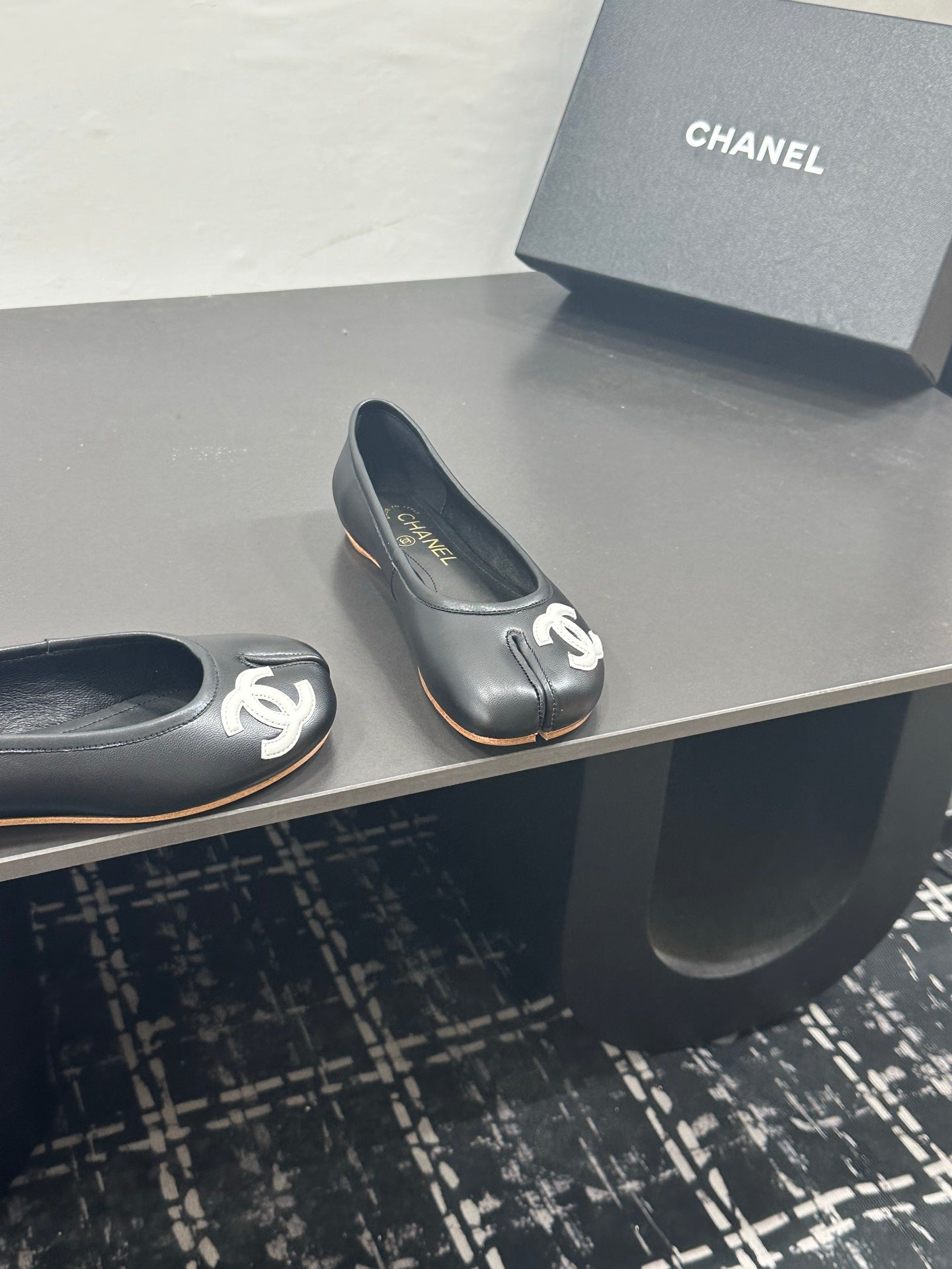 Chanel 2026 Ballet Flats Leather Sheepskin 832540