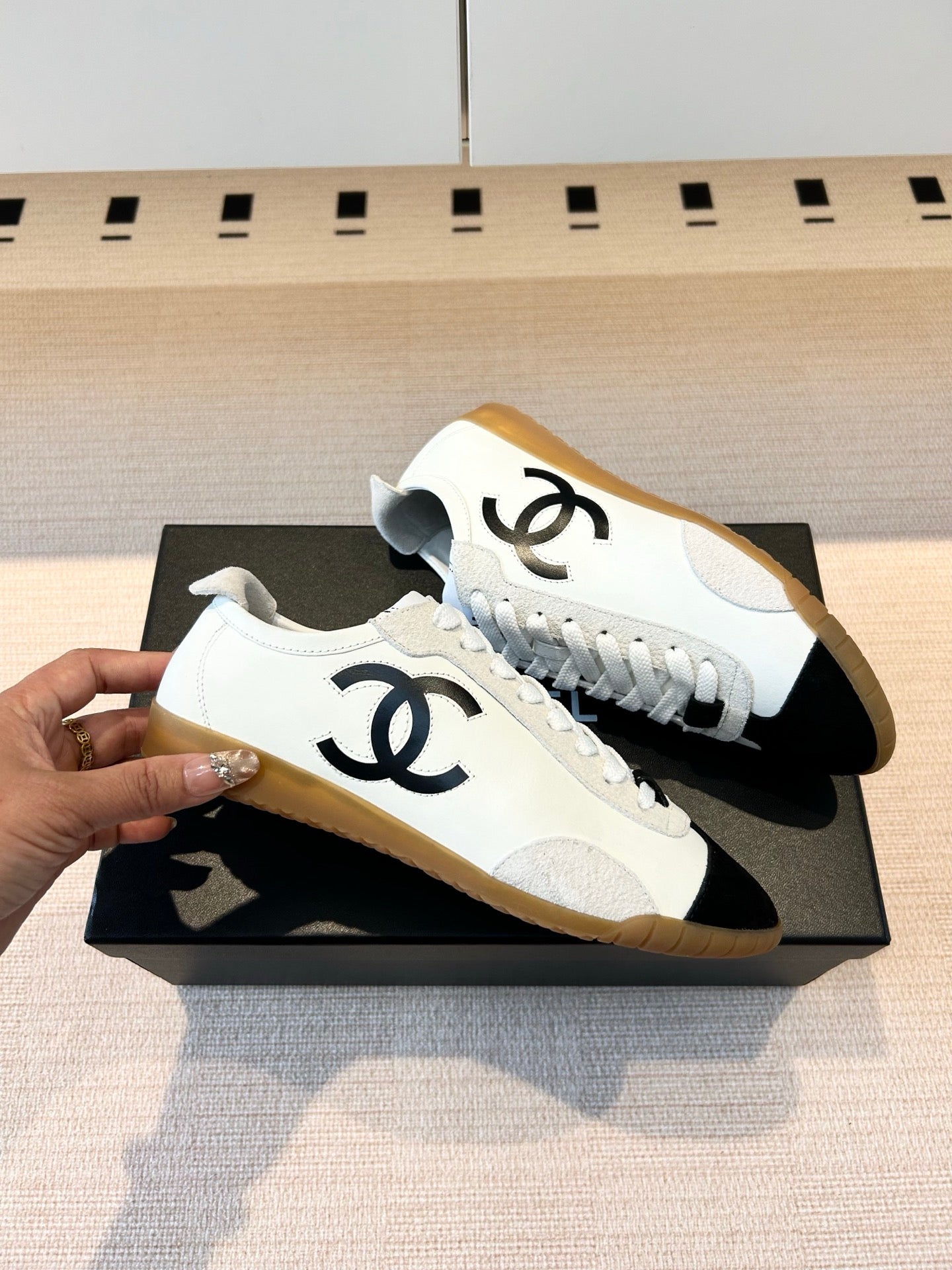 CC 26s Trainers White Black Calfskin & Suede 618696