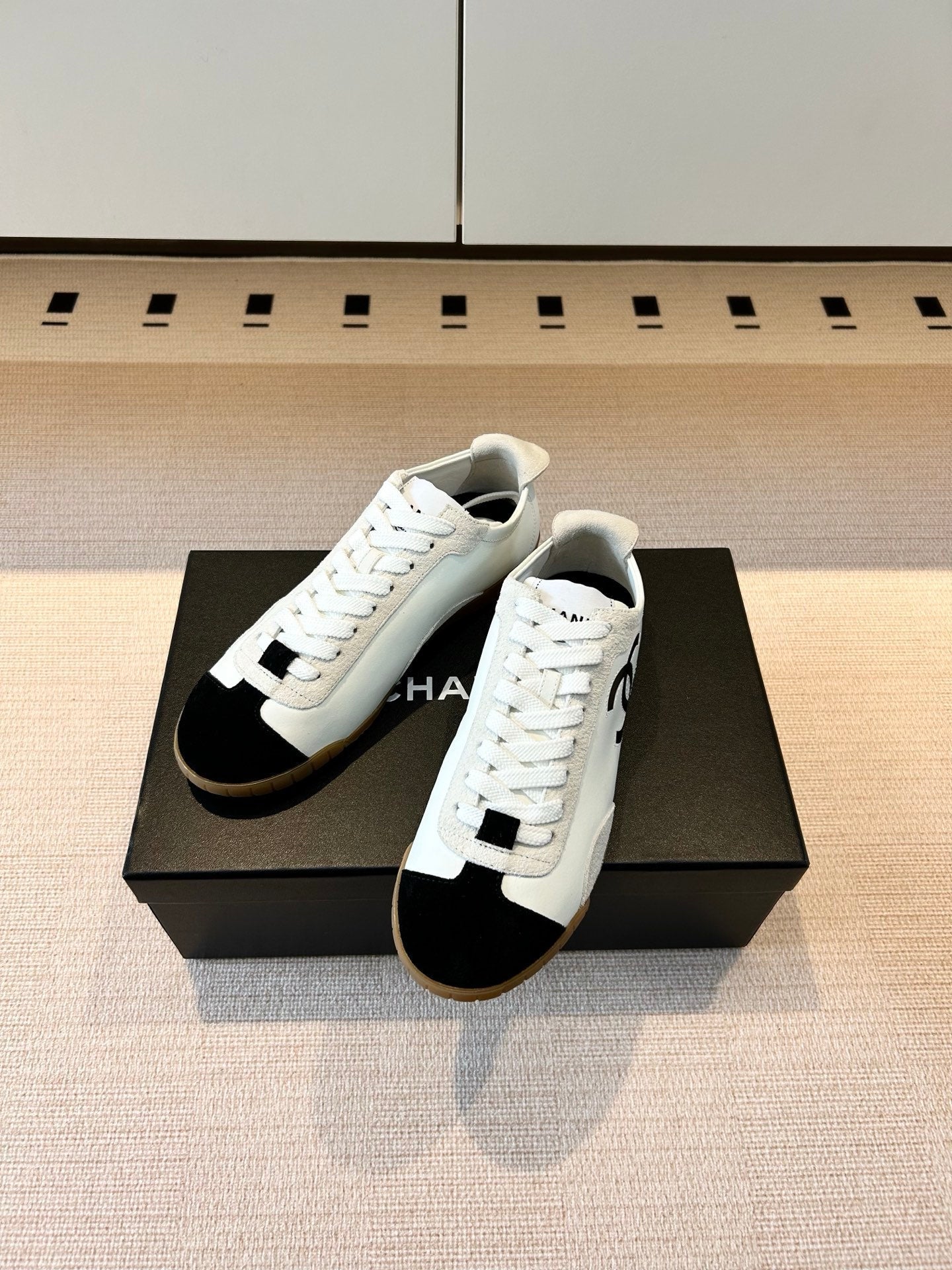 CC 26s Trainers White Black Calfskin & Suede 618696