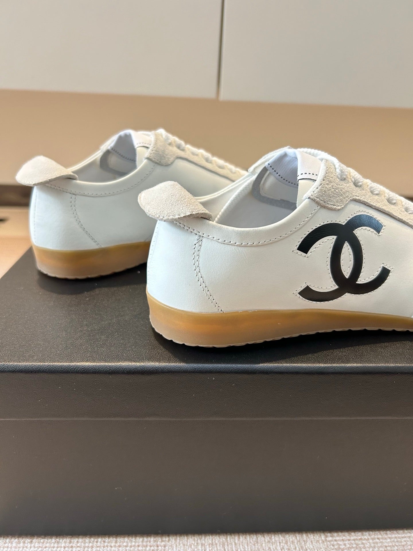 CC 26s Trainers White Black Calfskin & Suede 618696