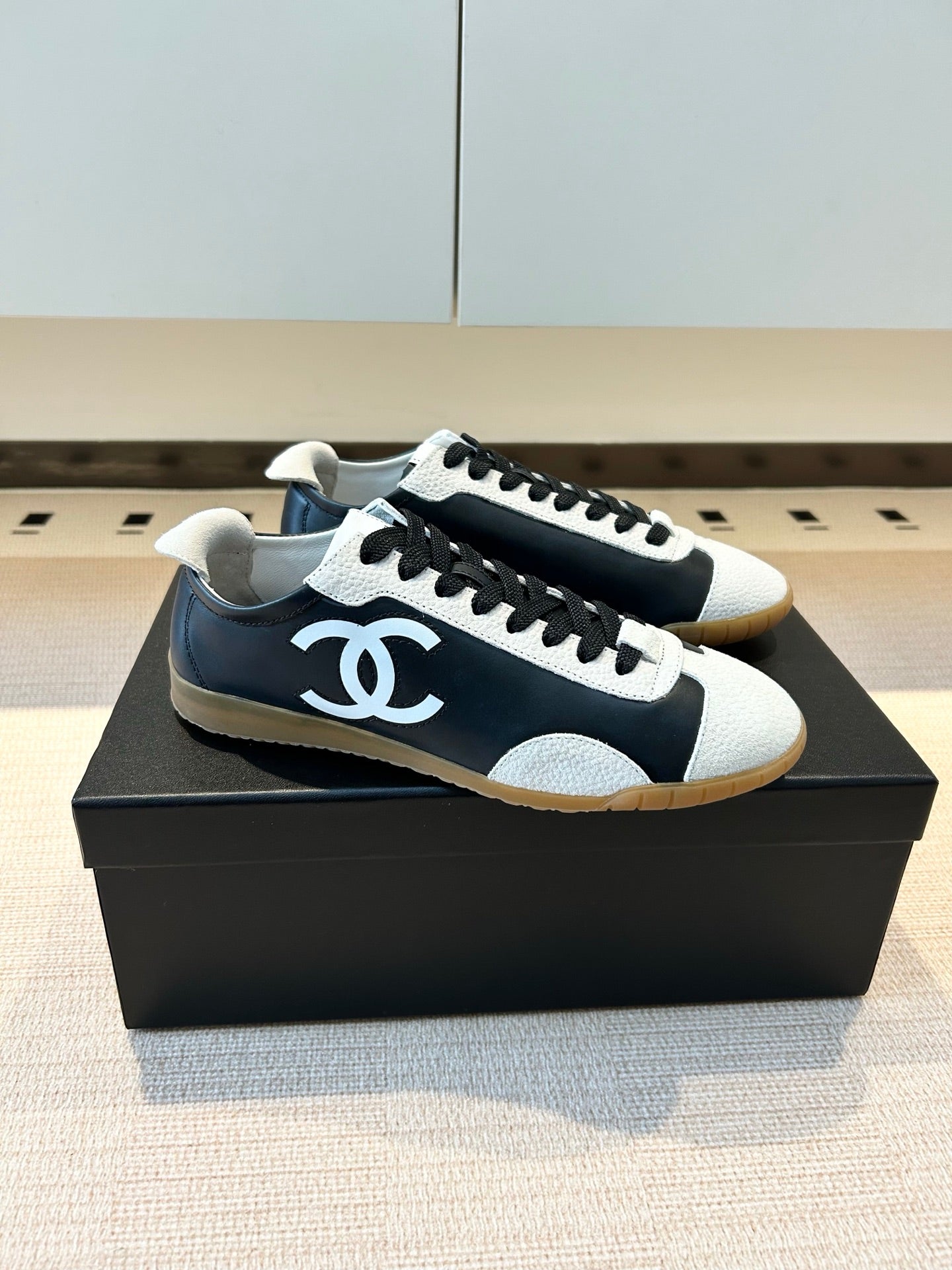 CC 26s Trainers White Black Calfskin & Suede 618697