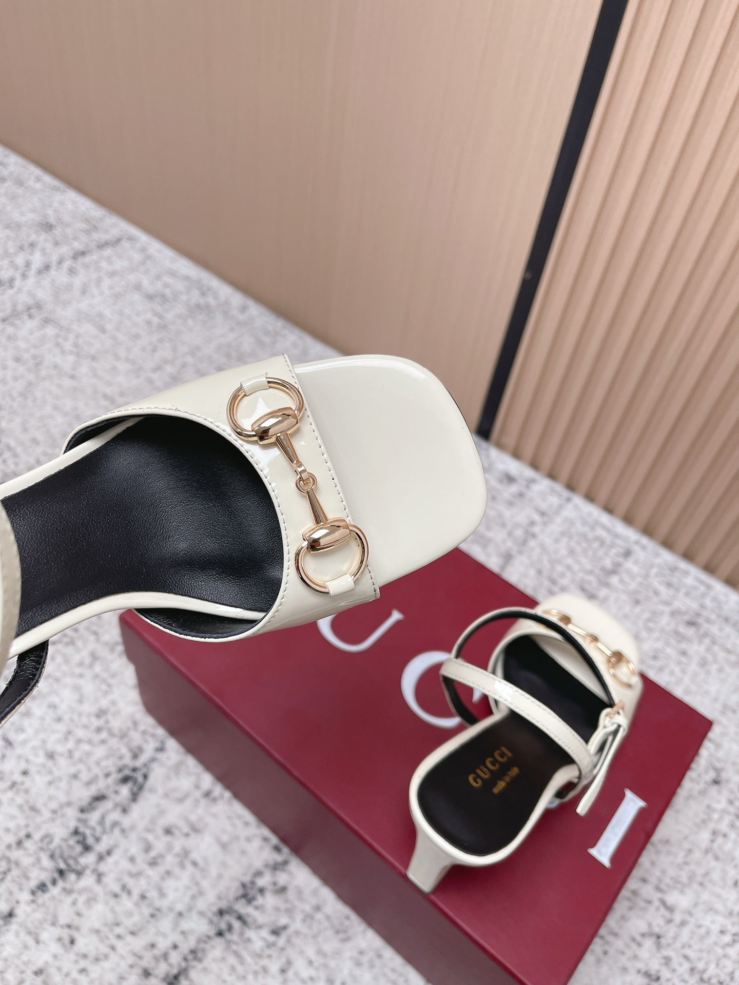 GG Signora Sandals 8.5cm White Shiny Leather 752219
