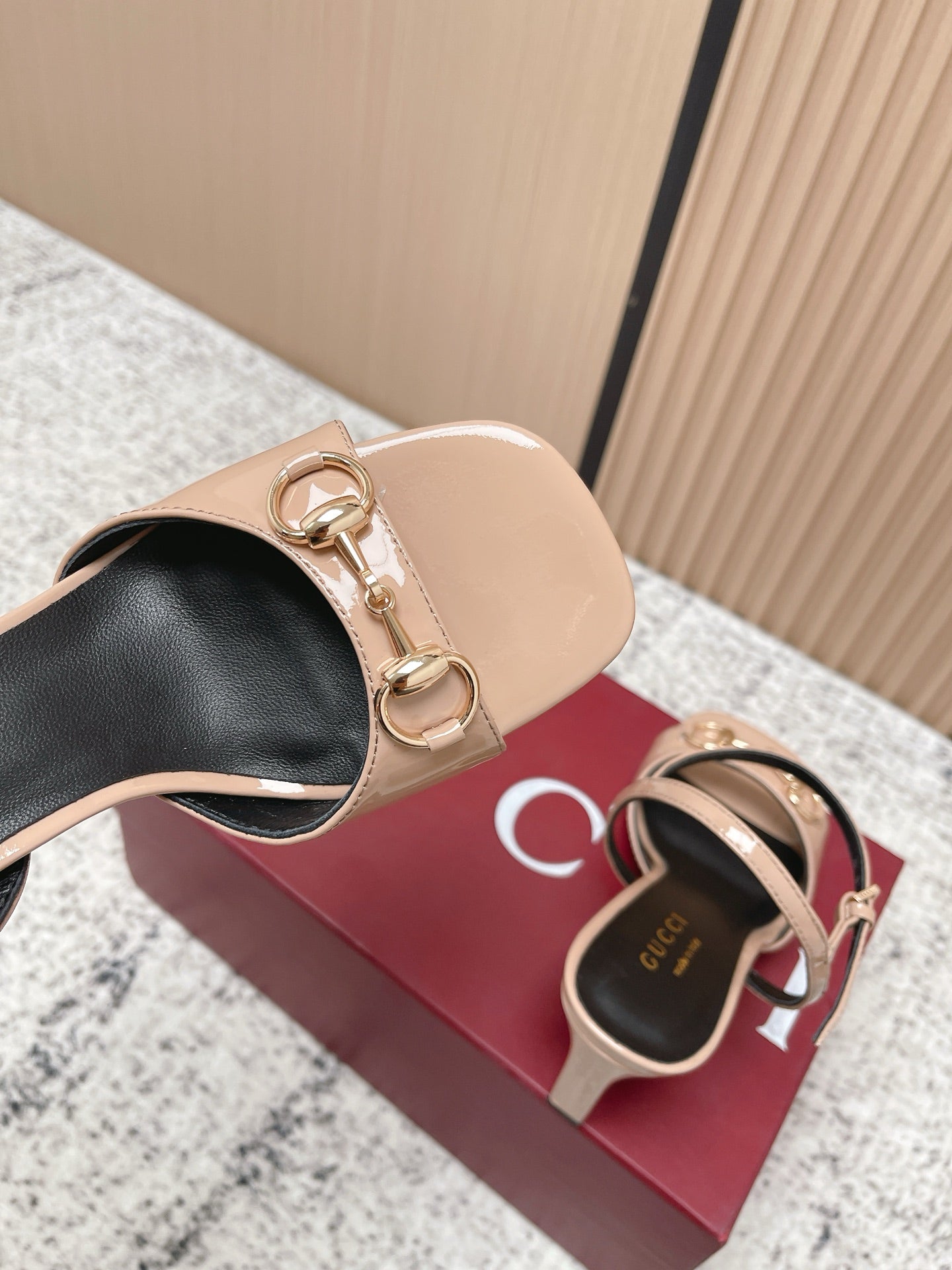 GG Signora Sandals 8.5cm Beige Shiny Leather 752221