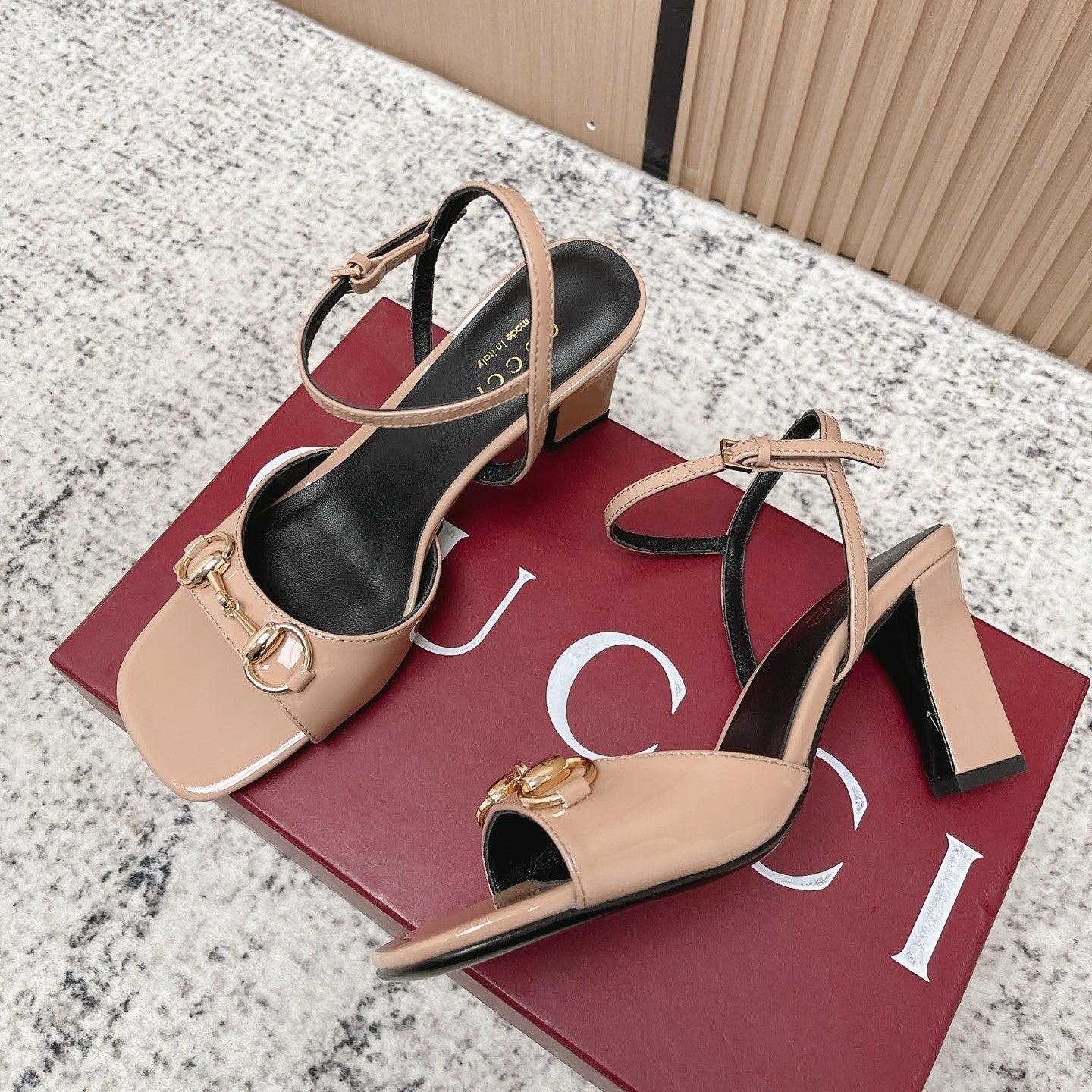 GG Signora Sandals 8.5cm Beige Shiny Leather 752221