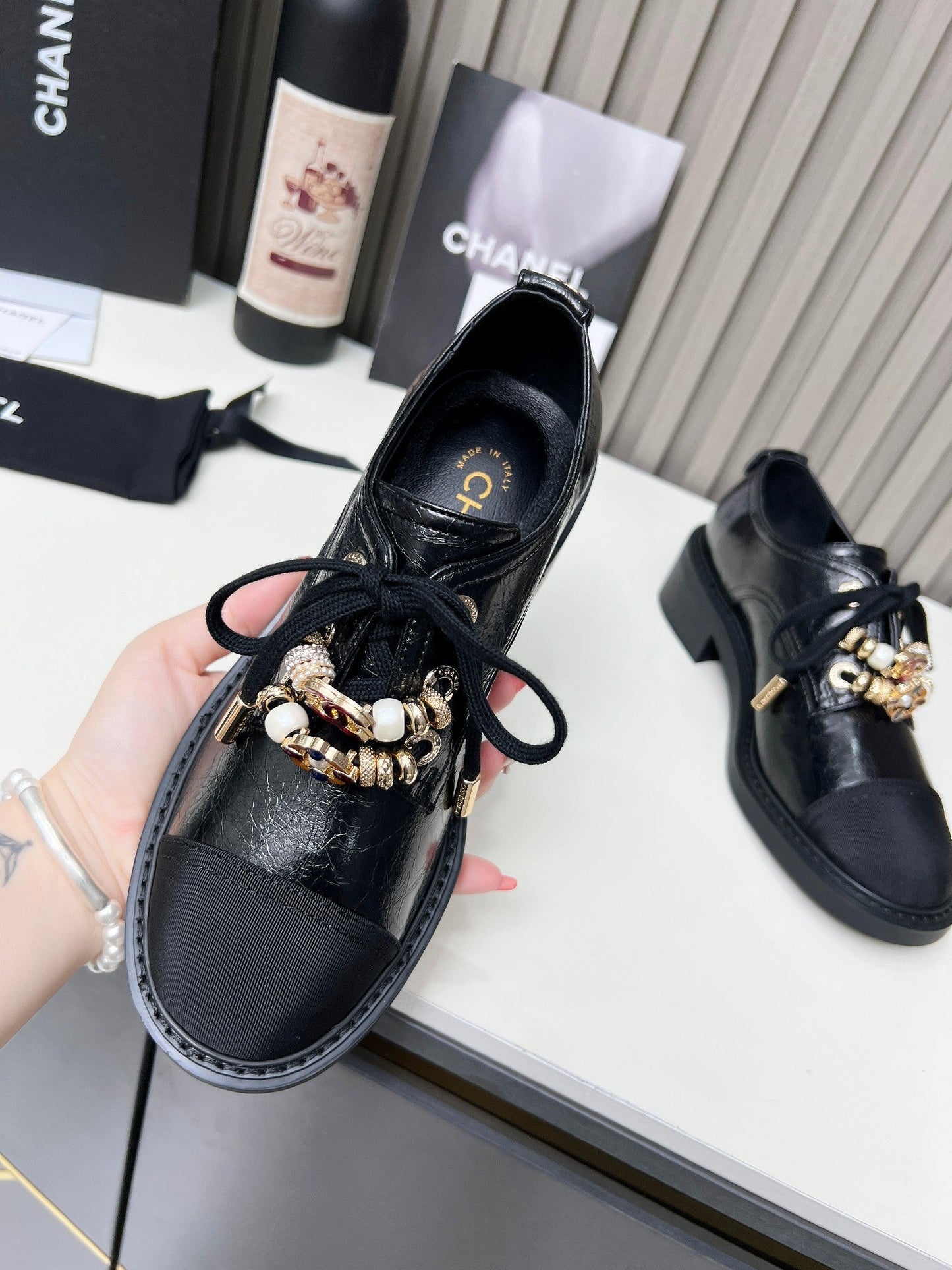 CC Flat Shoe Black Shiny Aged Calfskin