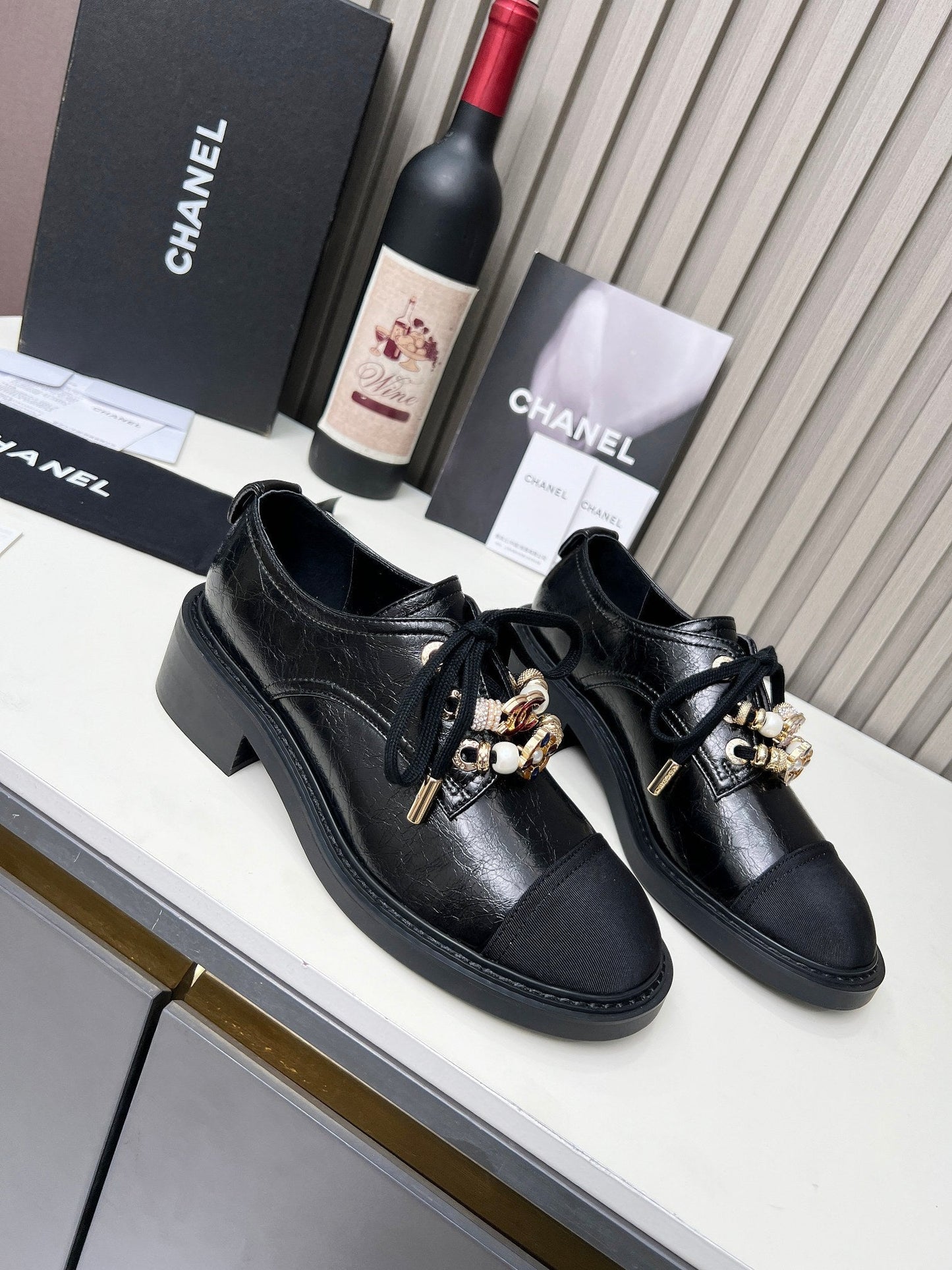 CC Flat Shoe Black Shiny Aged Calfskin