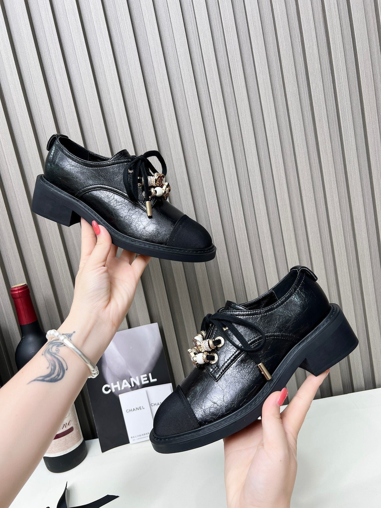 CC Flat Shoe Black Shiny Aged Calfskin