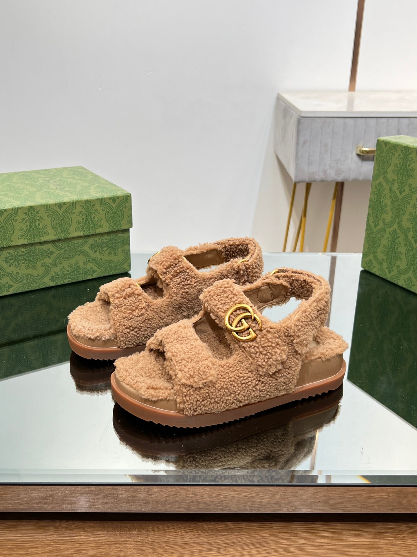 DAD SANDALS IN CIDER BROWN FLEECE