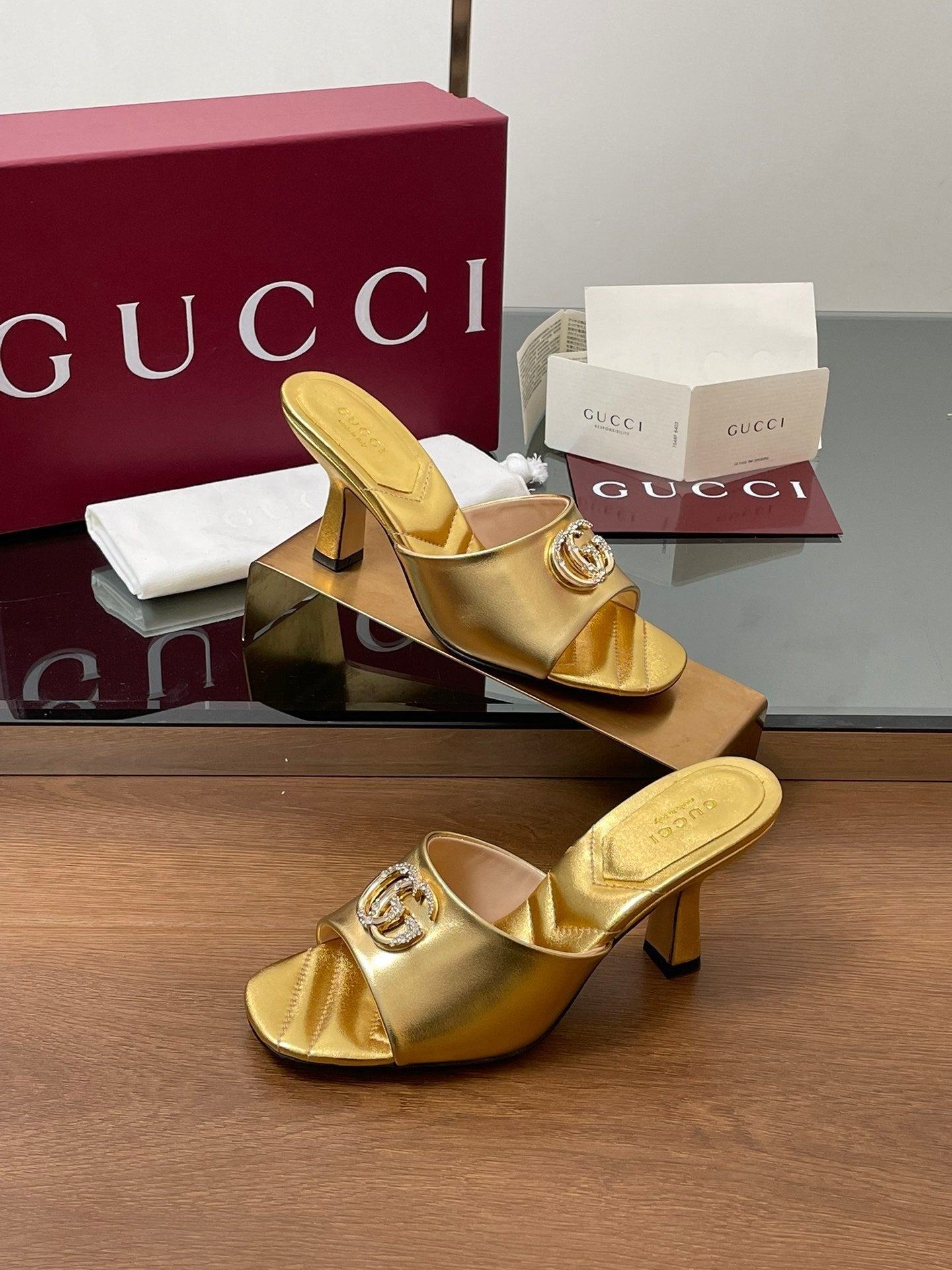 GG Canvas Mid-Heel Mules 7.5cm Gold Sheepskin 646476