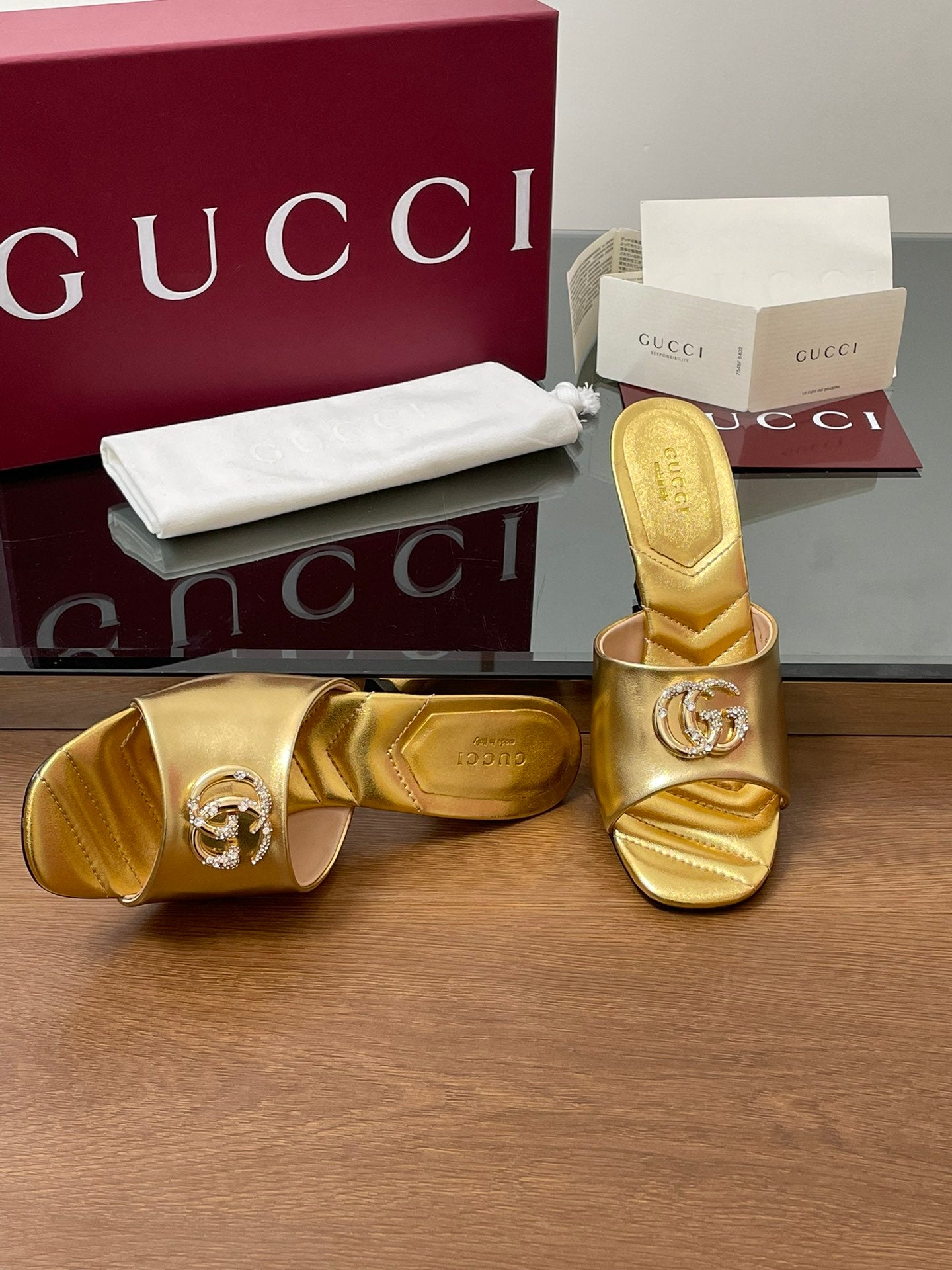 GG Canvas Mid-Heel Mules 7.5cm Gold Sheepskin 646476