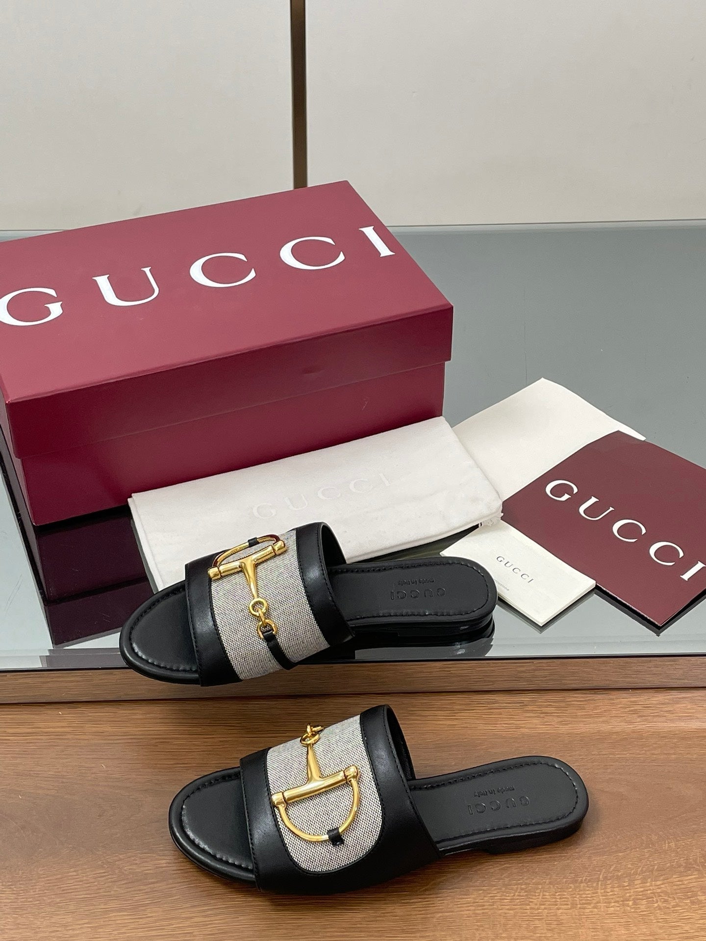 GG D-Shaped Sandals Black White Sheepskin Canvas 646464
