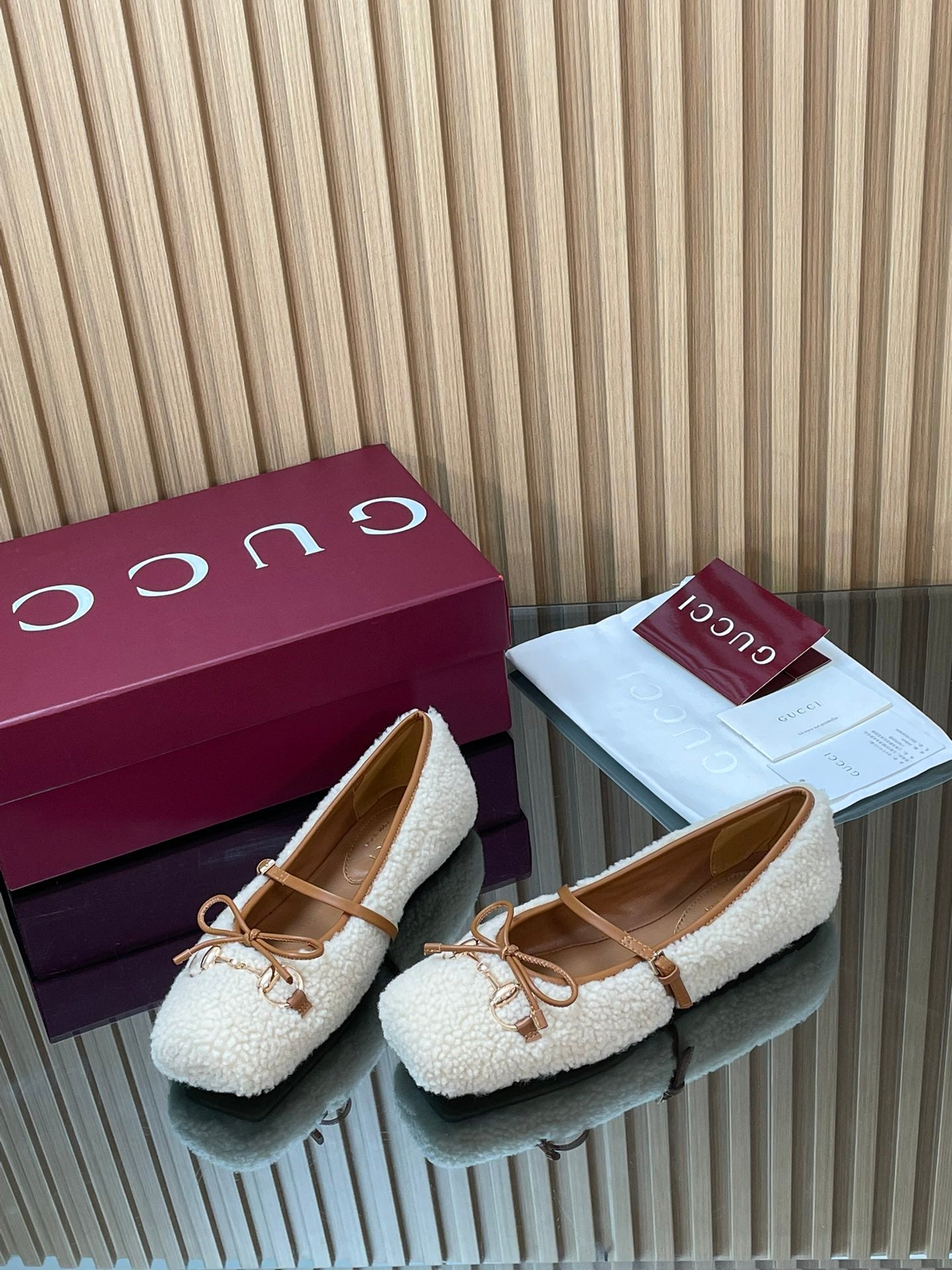Gucci 26 Ballet Caramel Calfskin Wool 562993