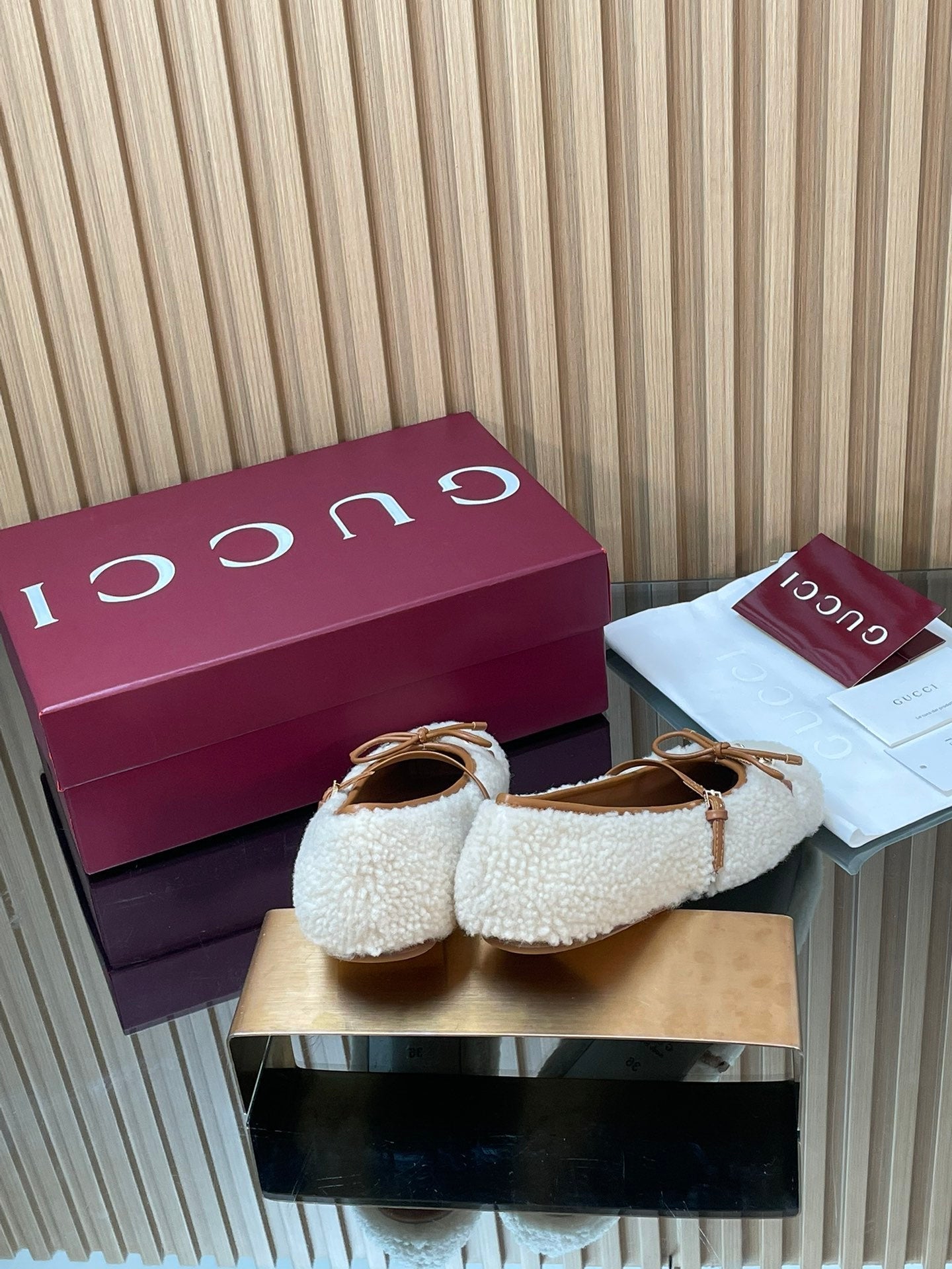 Gucci 26 Ballet Caramel Calfskin Wool 562993