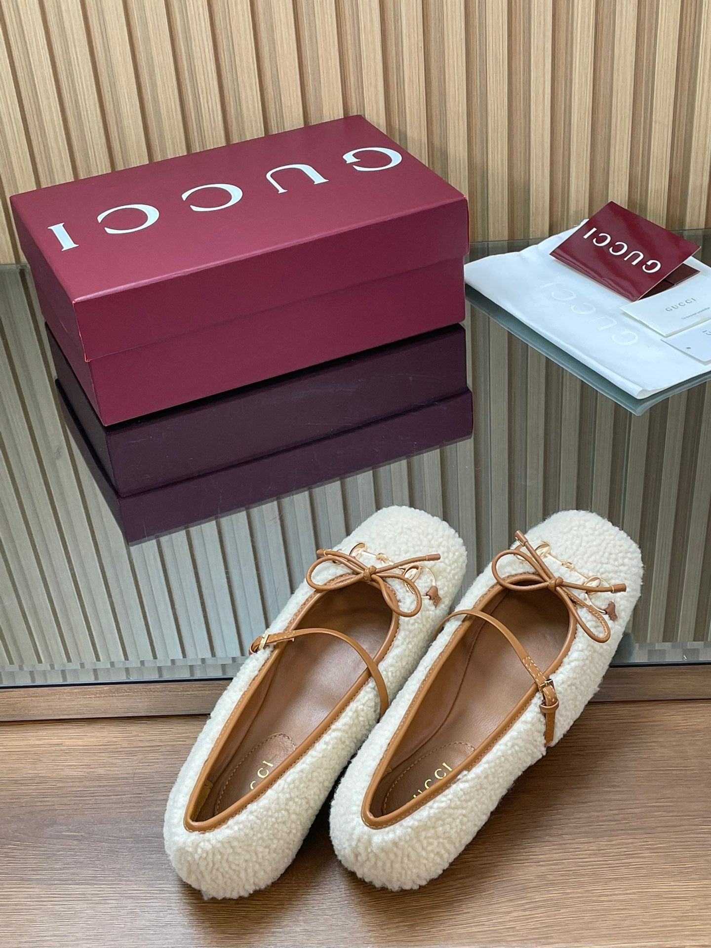 Gucci 26 Ballet Caramel Calfskin Wool 562993